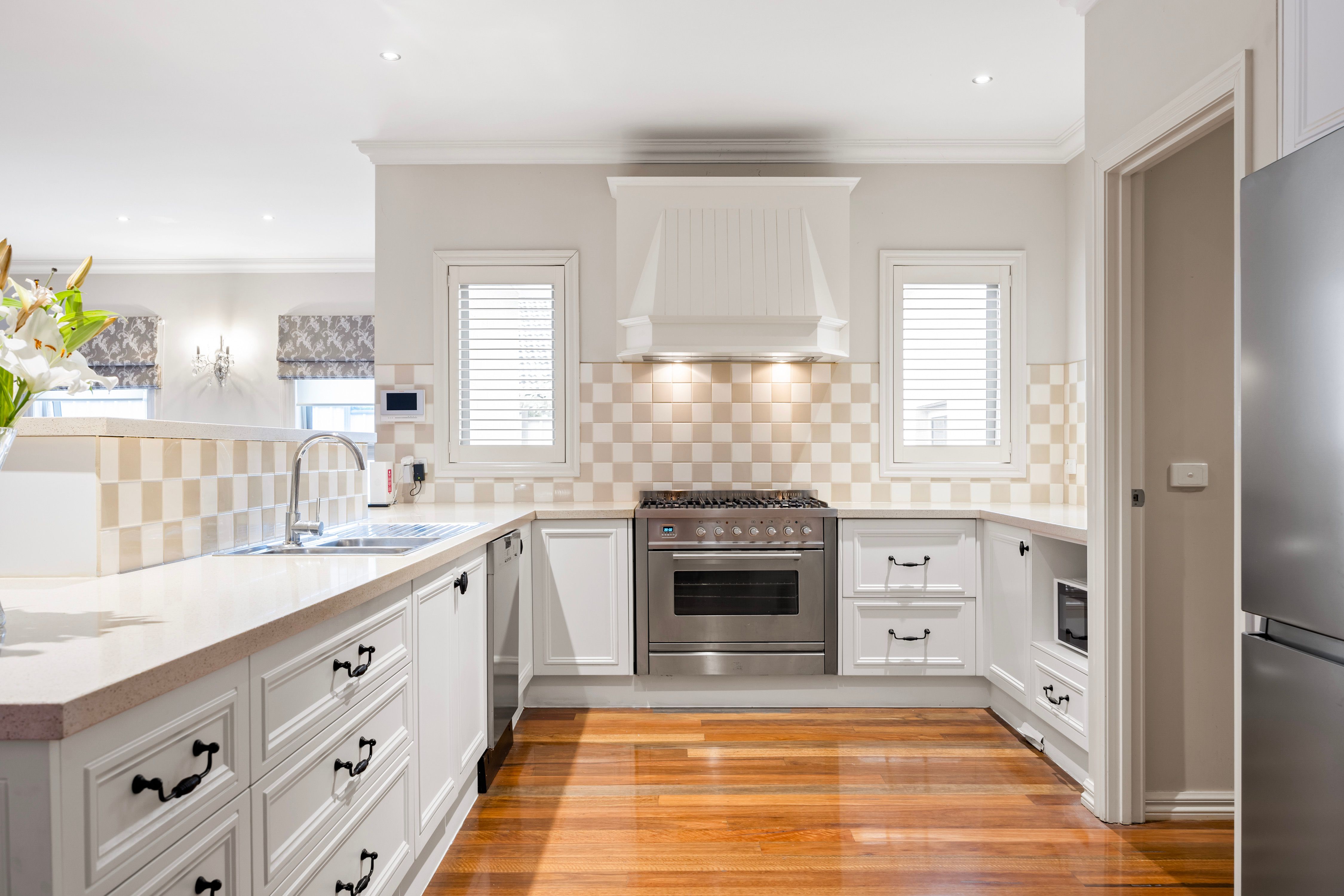 26 Roseberry Avenue — photo 6 of 18