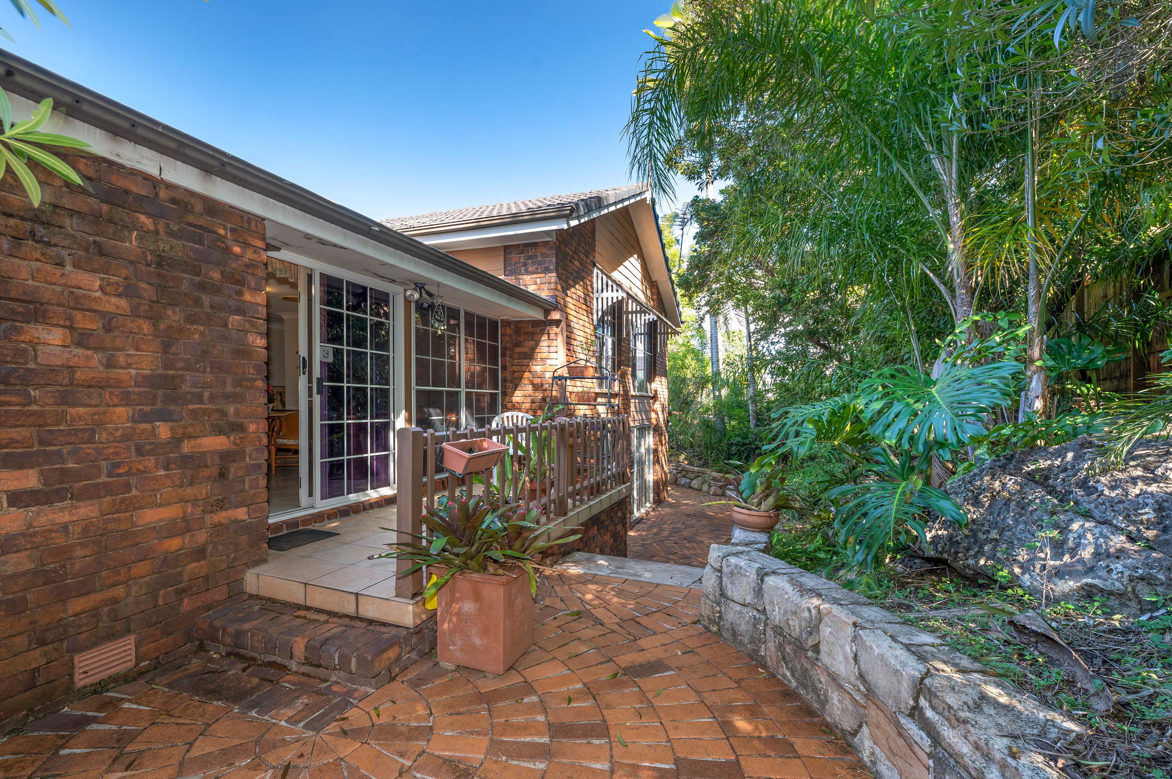 1 Hely Place, Mount Ommaney, QLD 4074