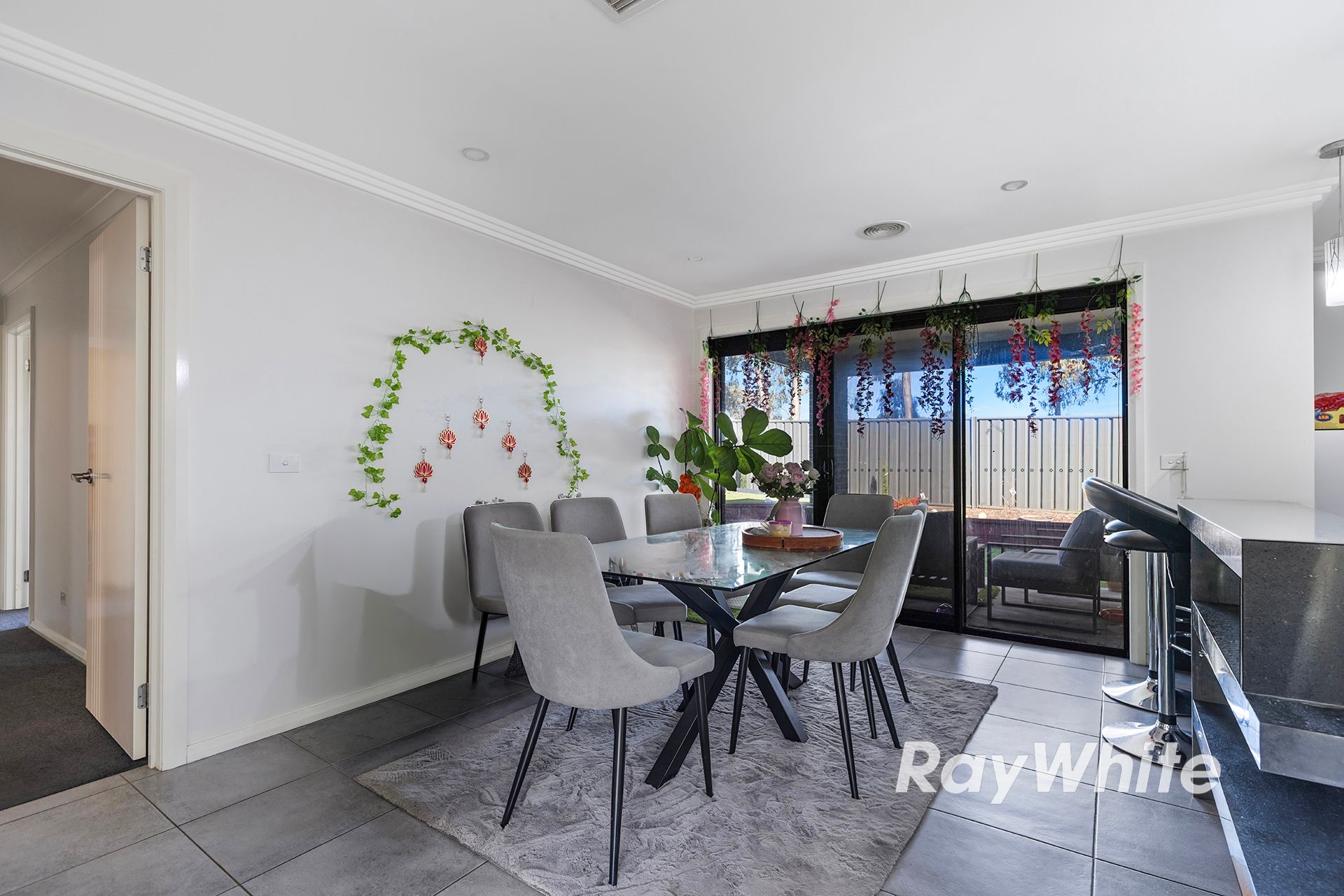2 Daisy Street — photo 9 of 24