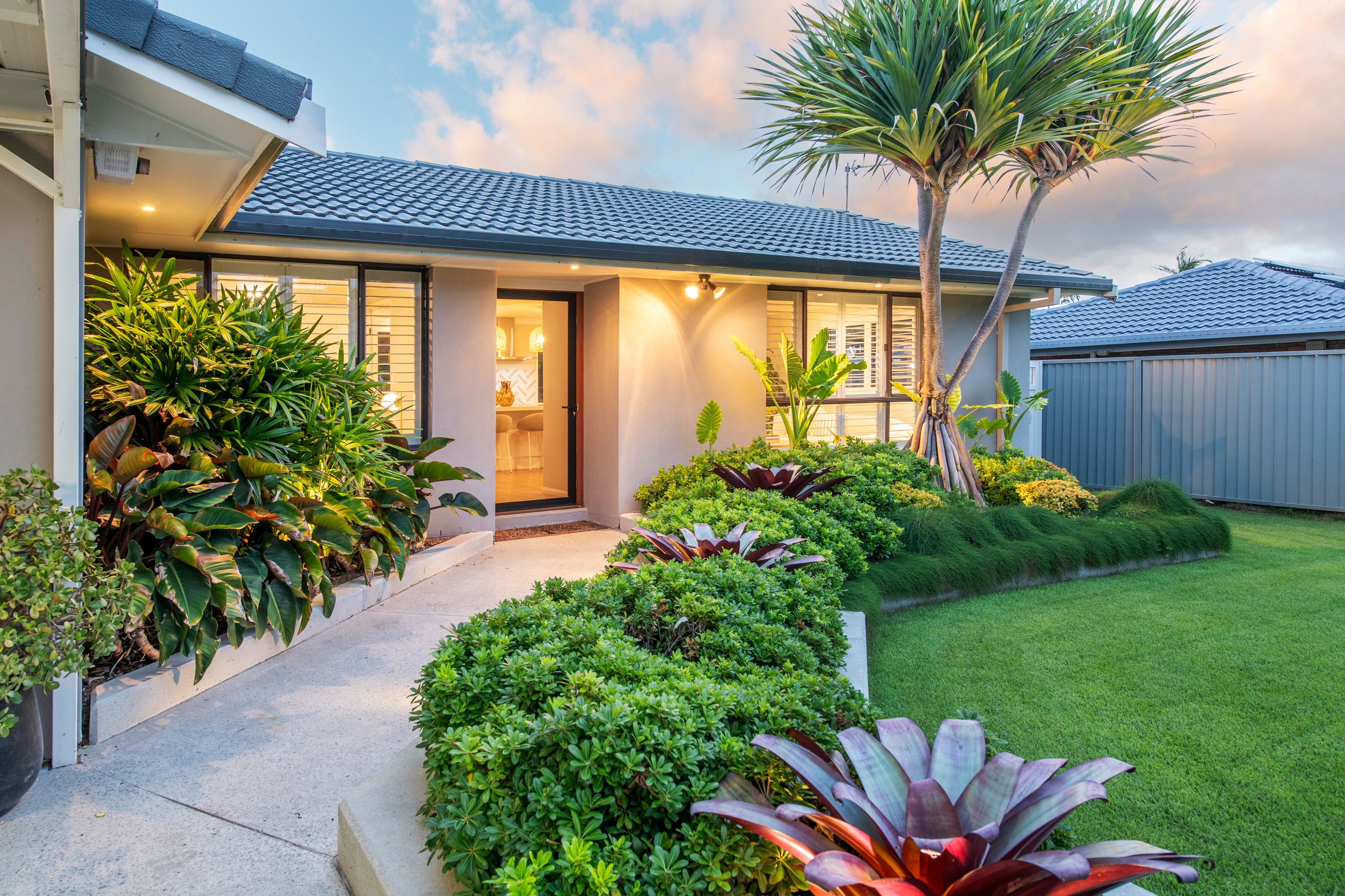 19 Rangeview Court, Burleigh Waters, QLD 4220