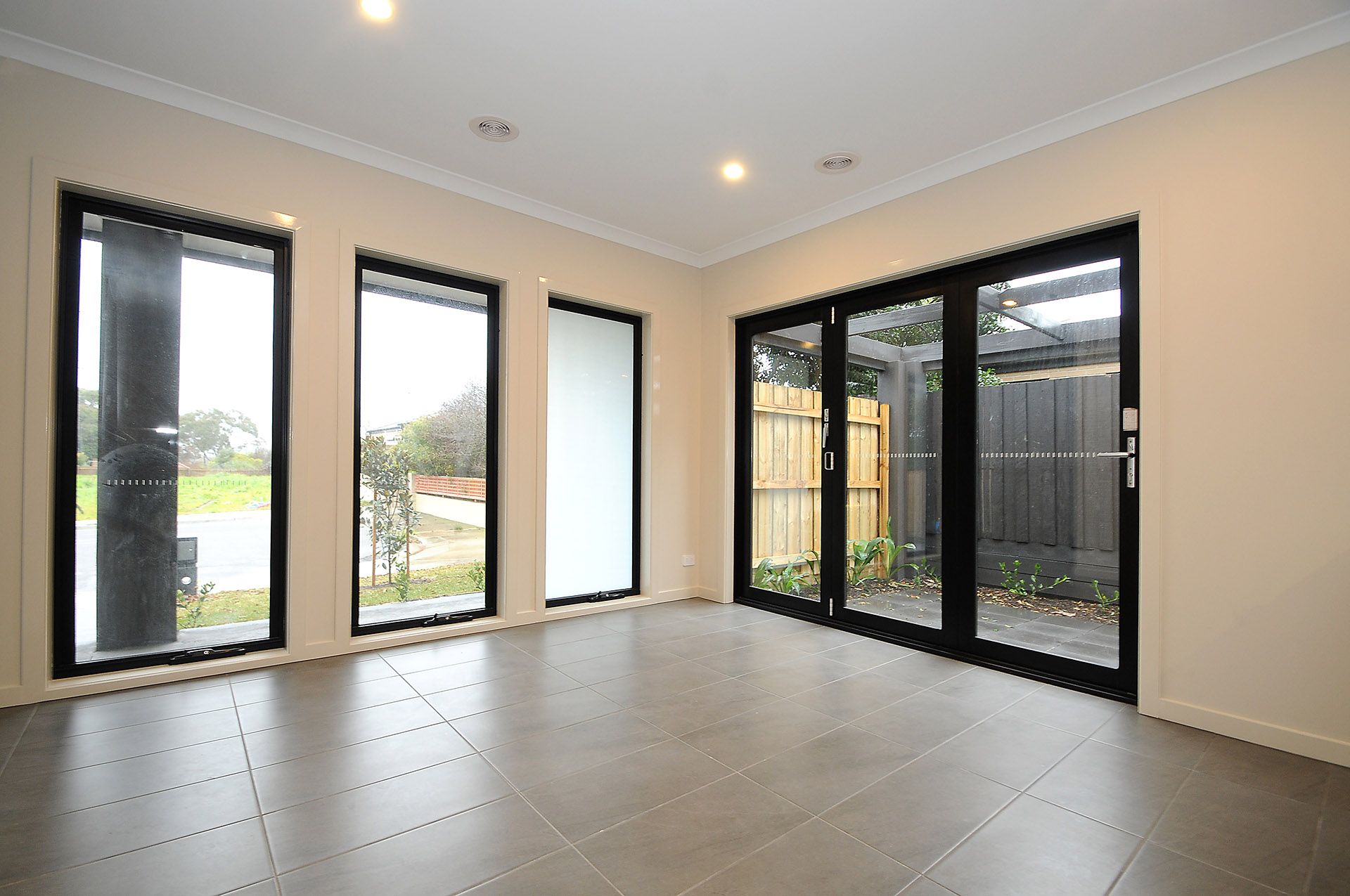 1/4 Gladwyn Avenue, Frankston, VIC 3199