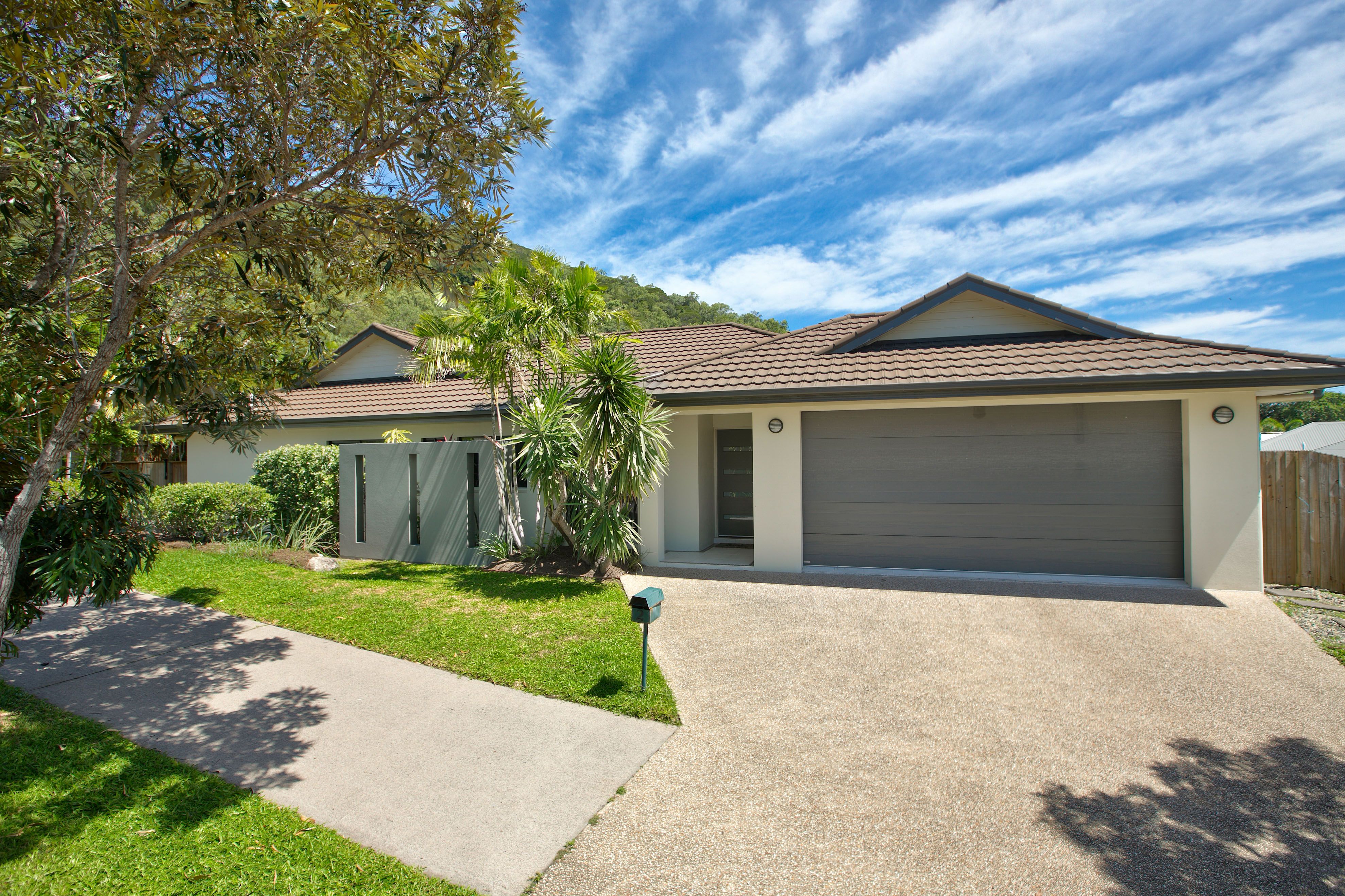 2 Retreat Close, Palm Cove QLD 4879