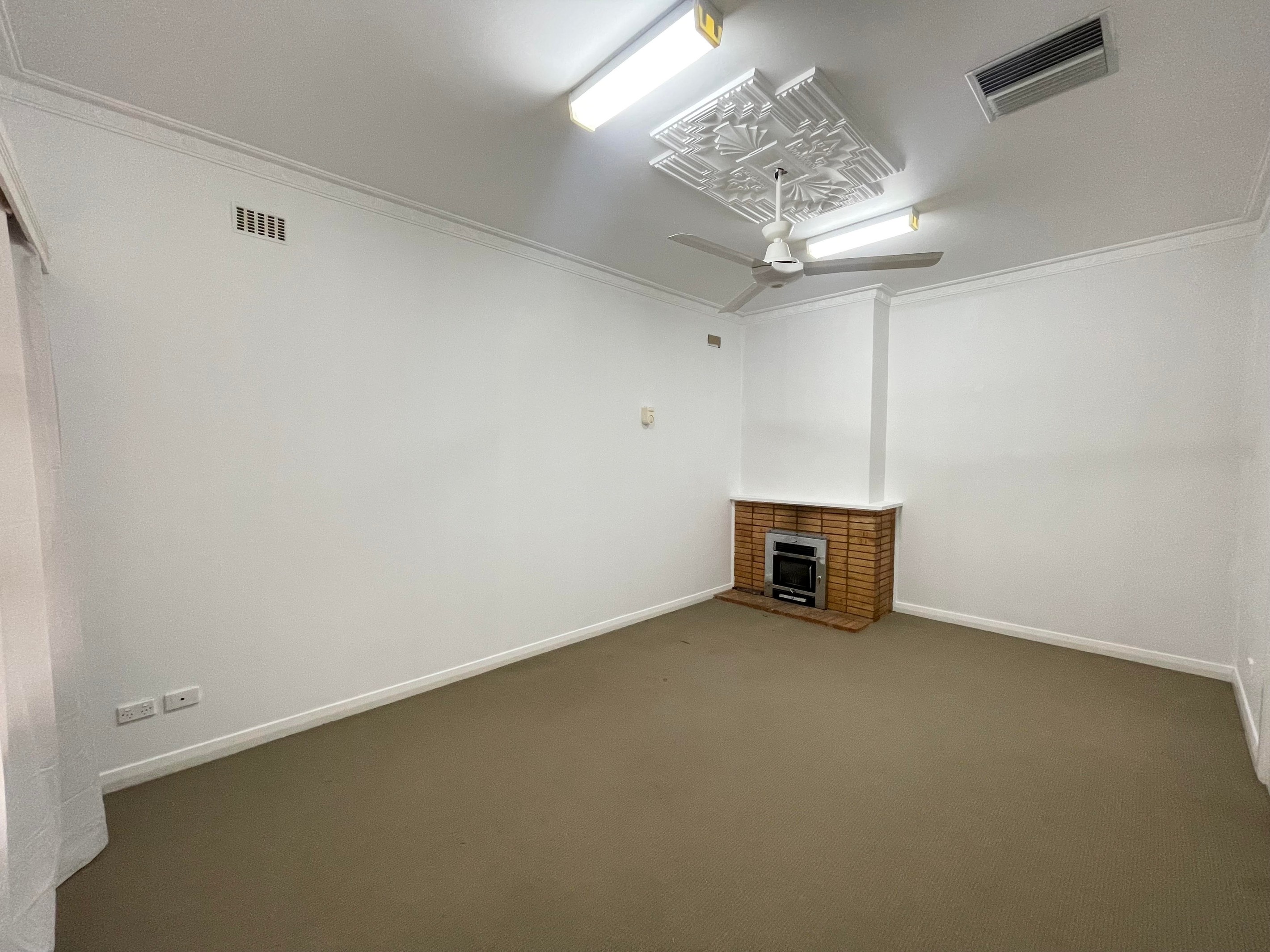 10 Hincks Avenue, Whyalla Norrie, SA 5608