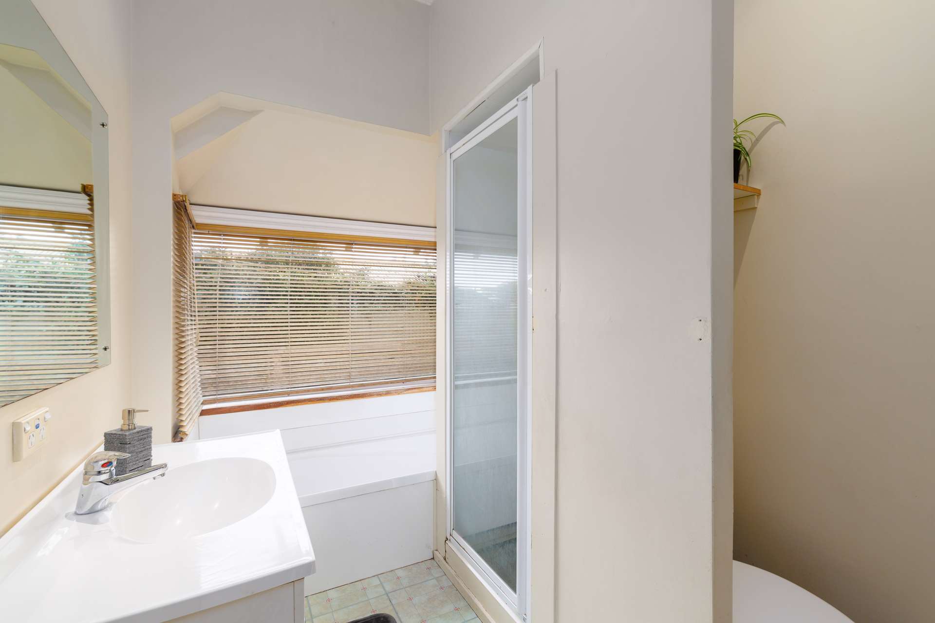 2/119 Brynley Street photo 11