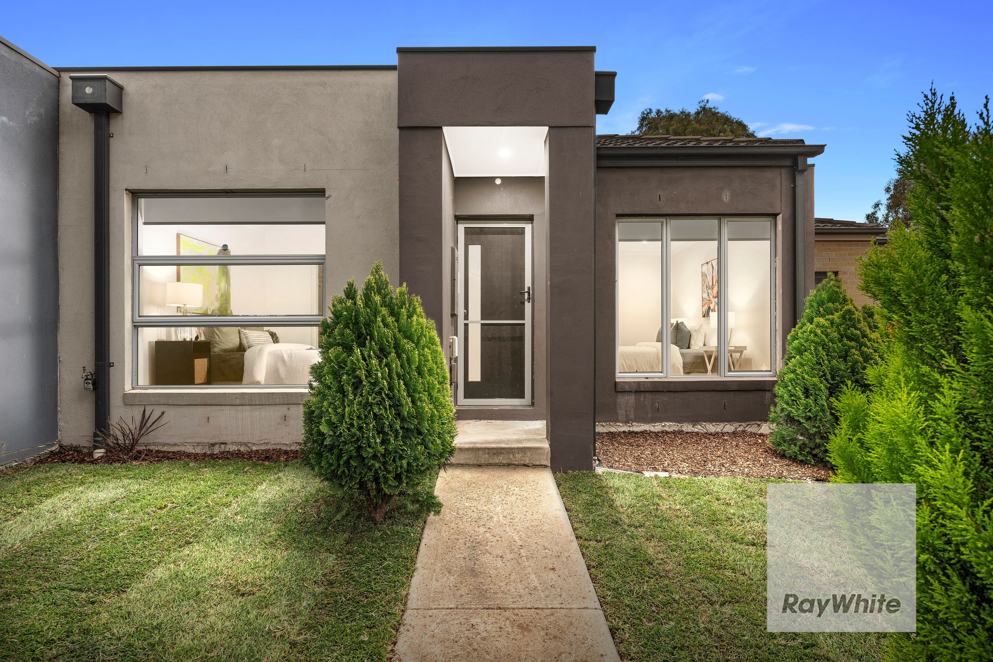 8 Deliza Walk — photo from Ray White Bundoora