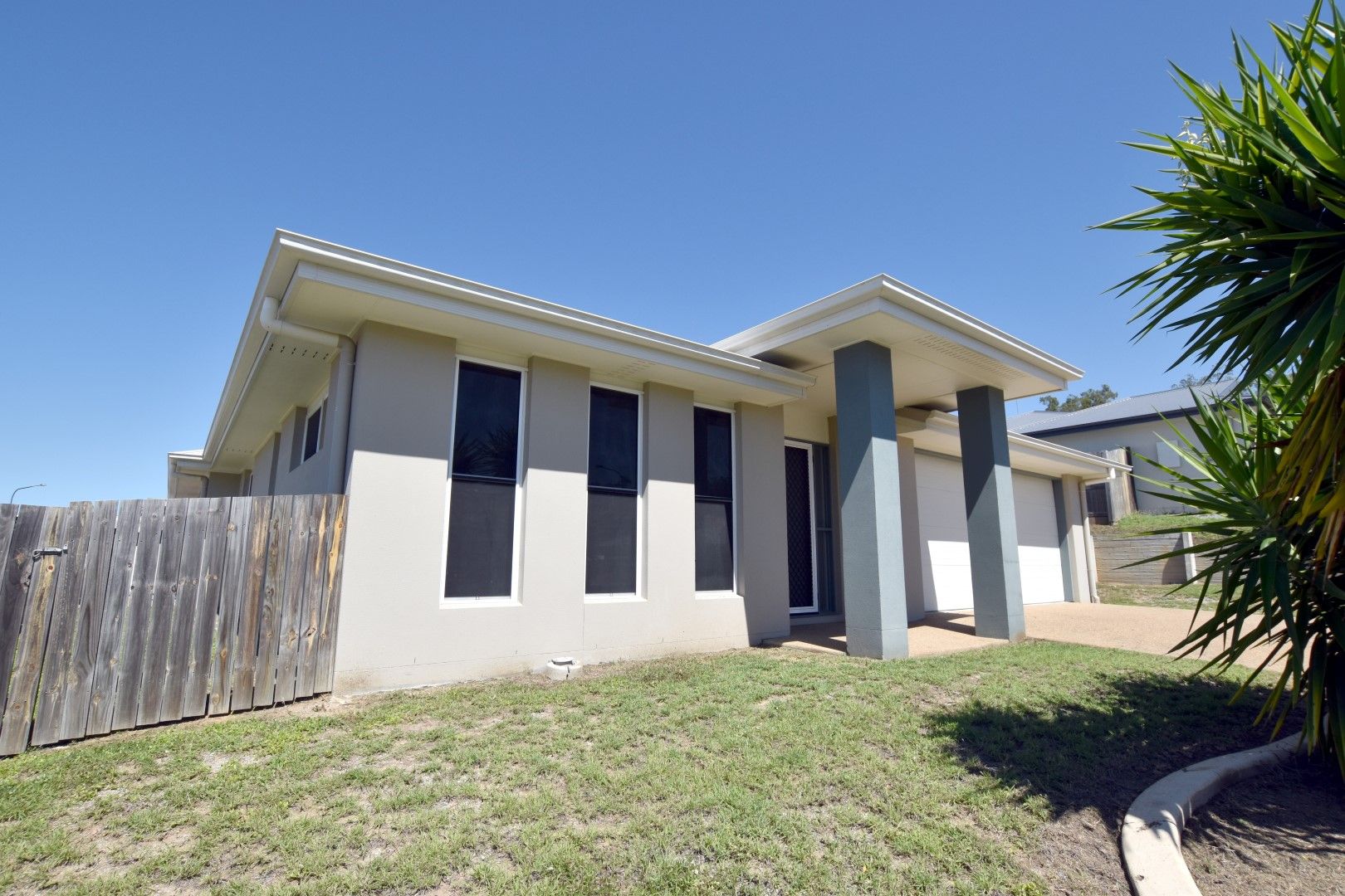 6 Takoko Place, Kirkwood, QLD 4680