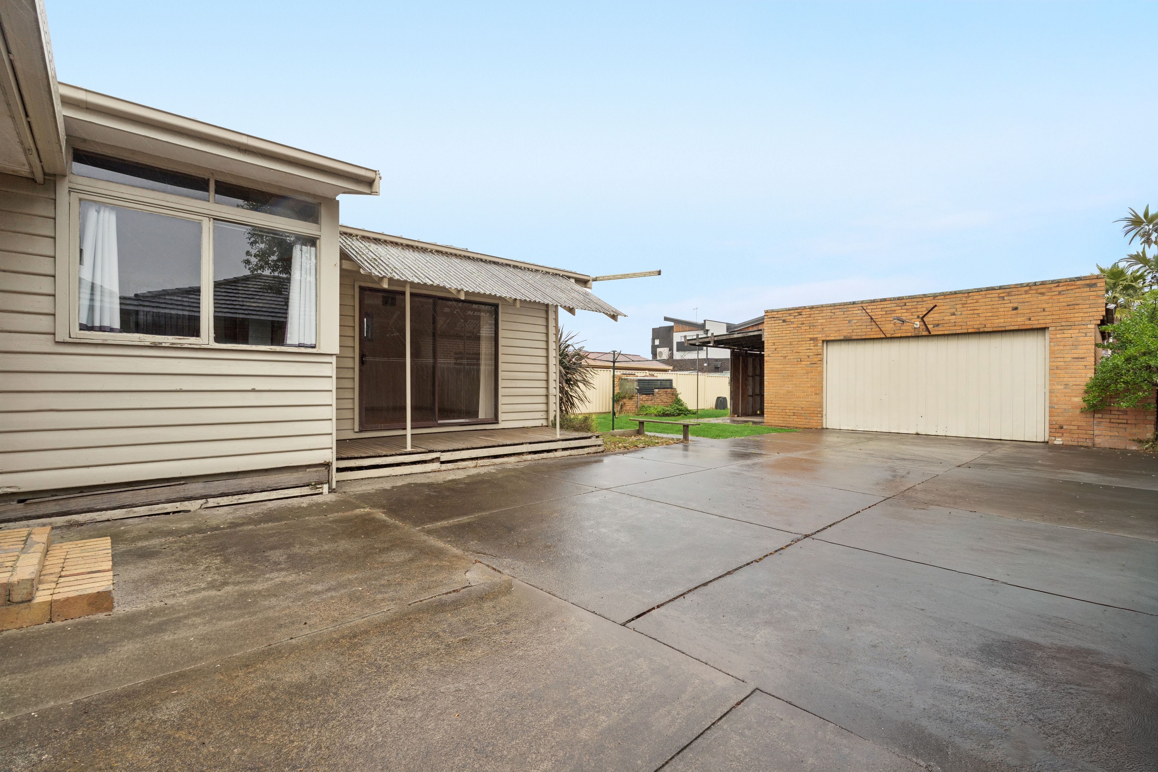 89 Miranda Road — photo 10 of 11