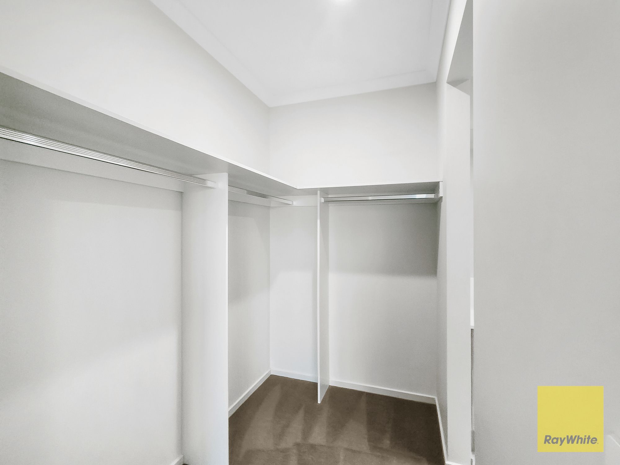 32 Rosette Crescent — photo 19 of 25