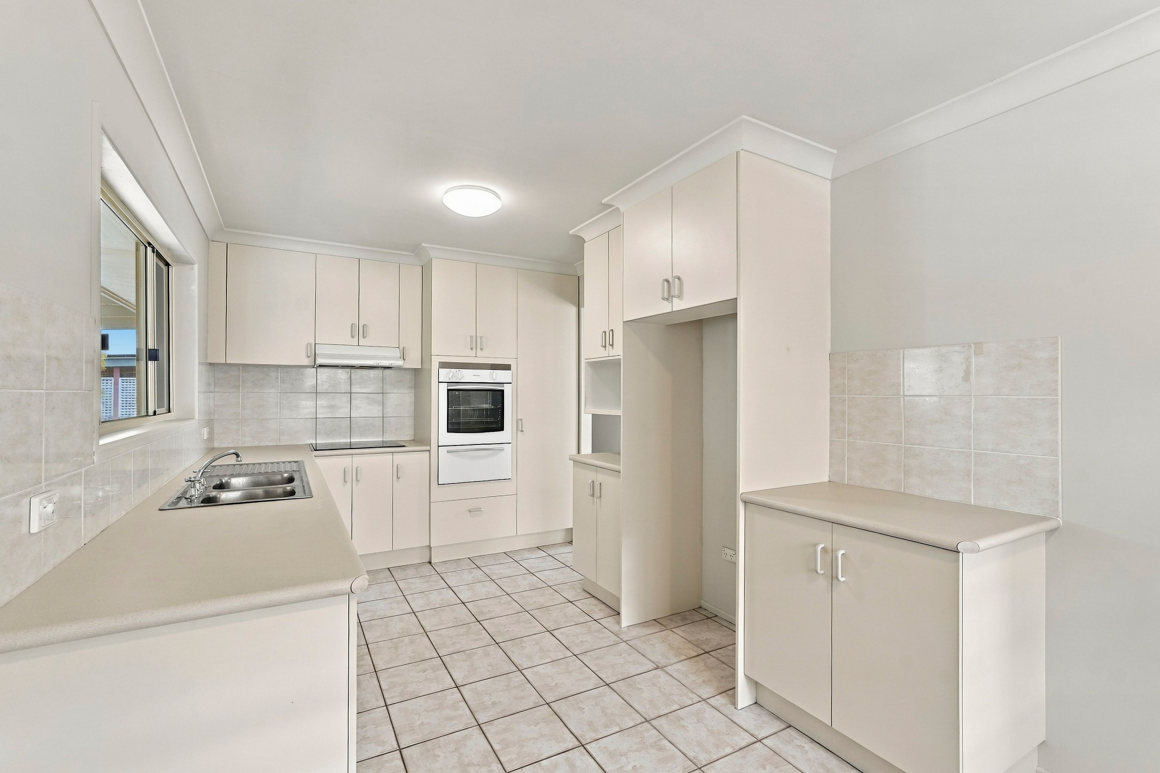 9 Abbey Street — photo 3 of 11