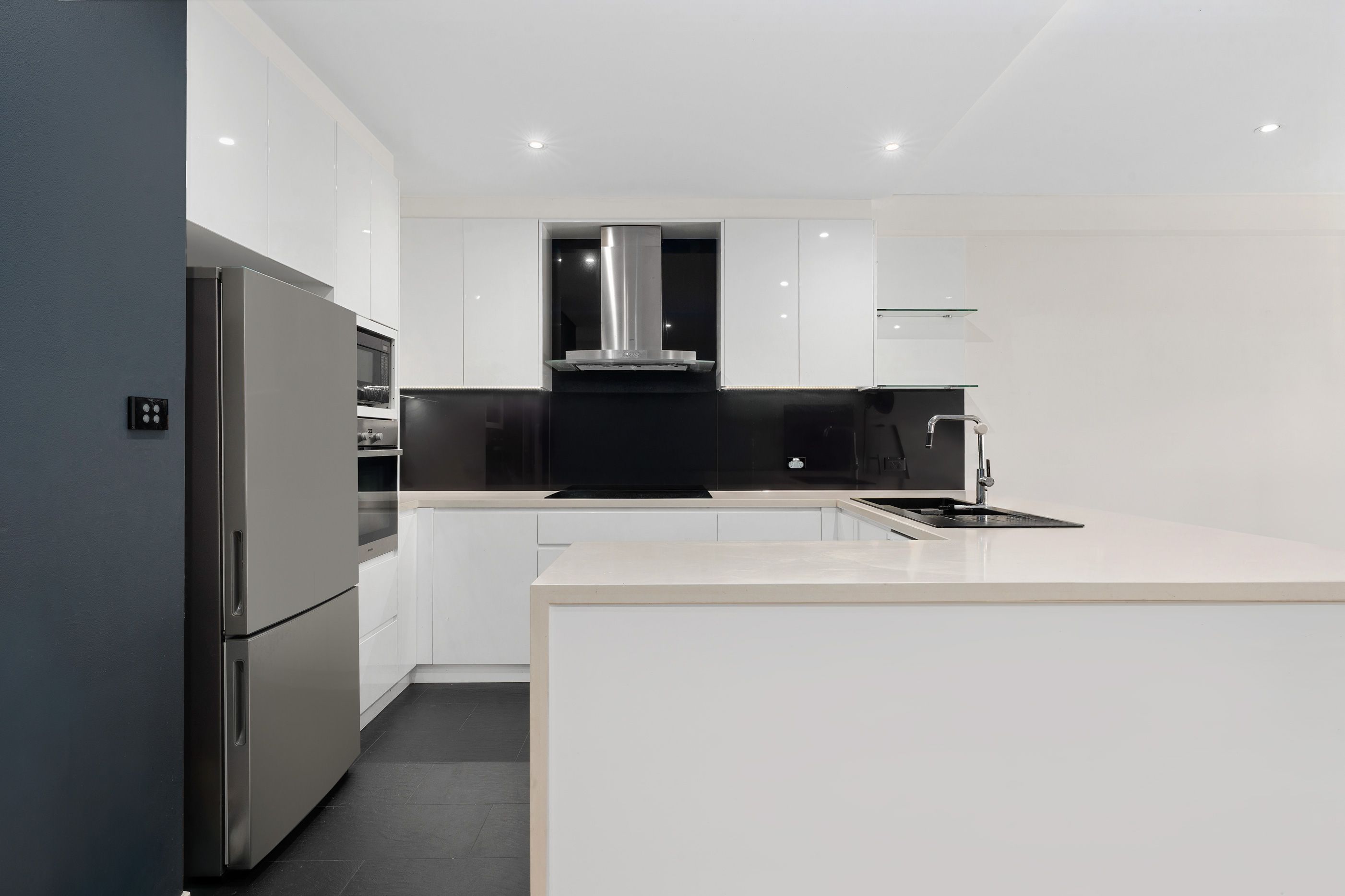 206/58 Neridah Street — photo 3 of 9