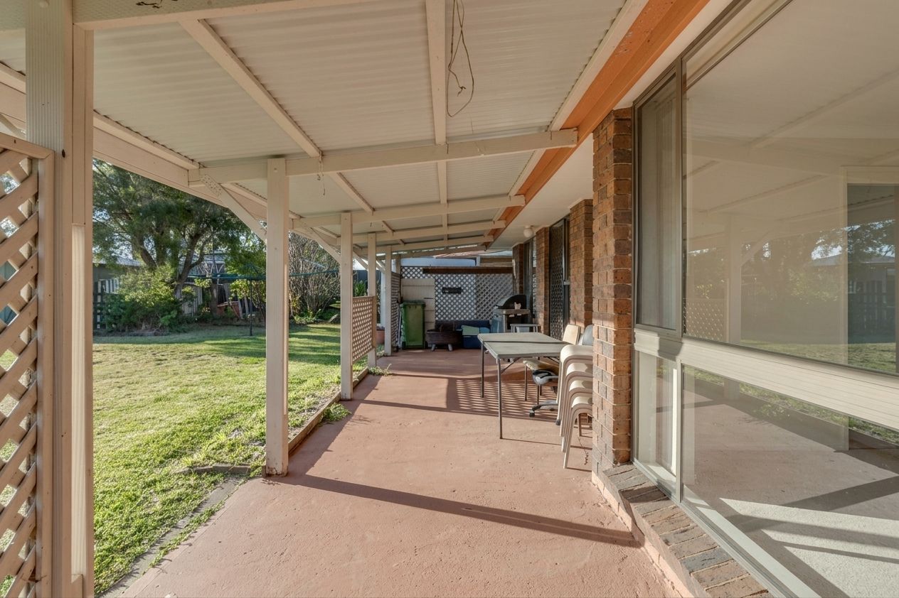 14 Gladstone Street — photo 10 of 13