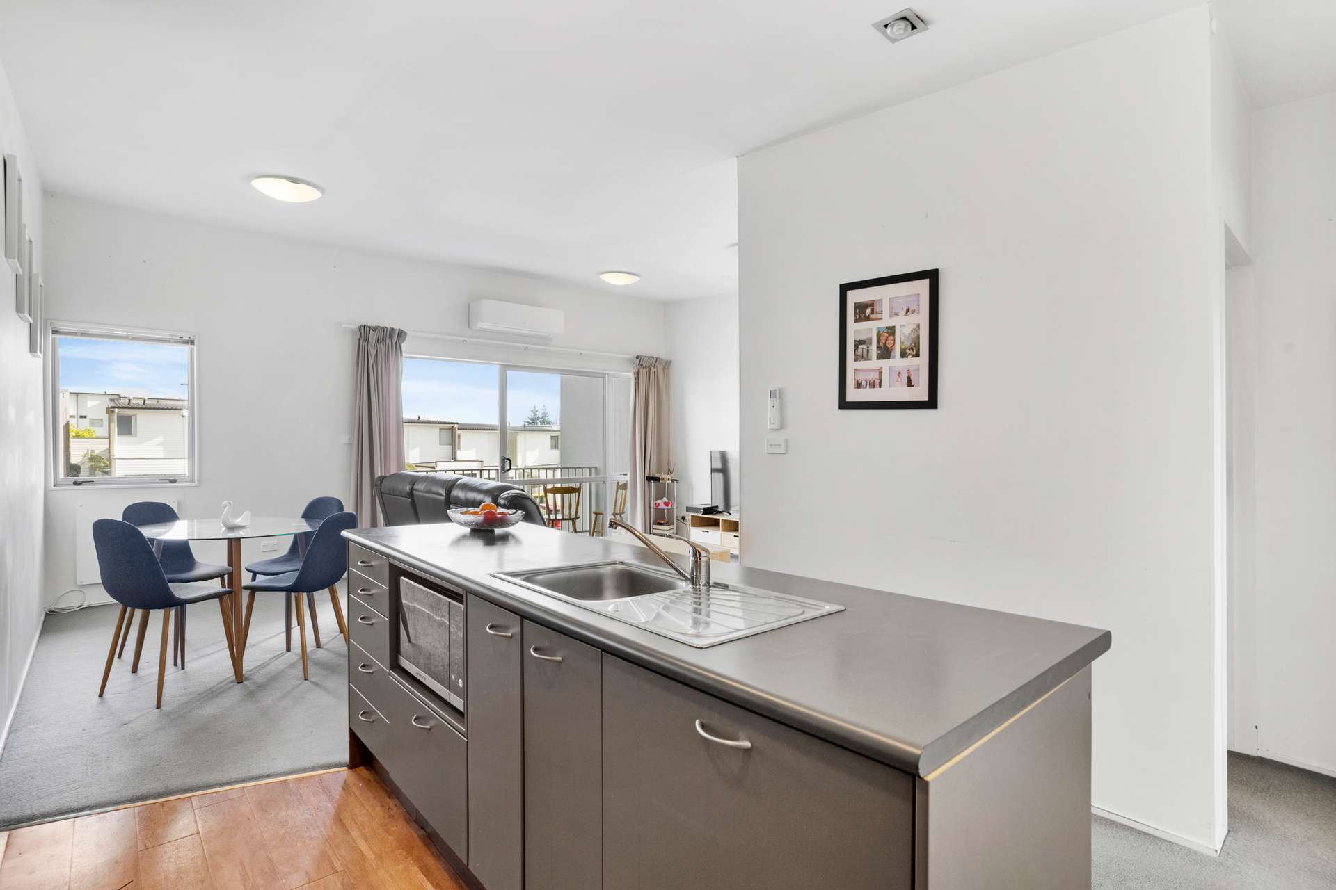 92/7 Kelvin Hart Drive photo 4