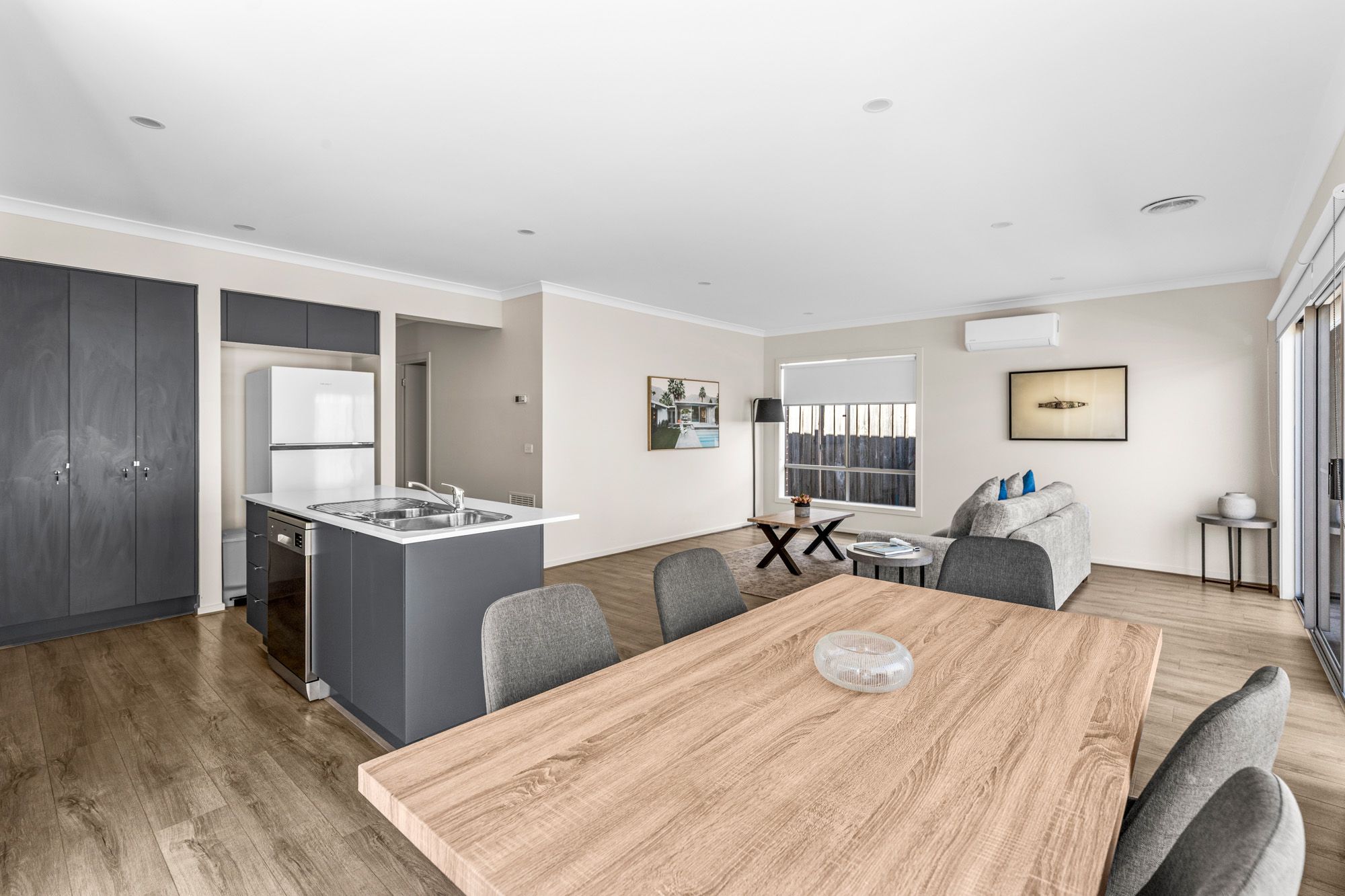12 Fitzrovia Drive — photo 7 of 15