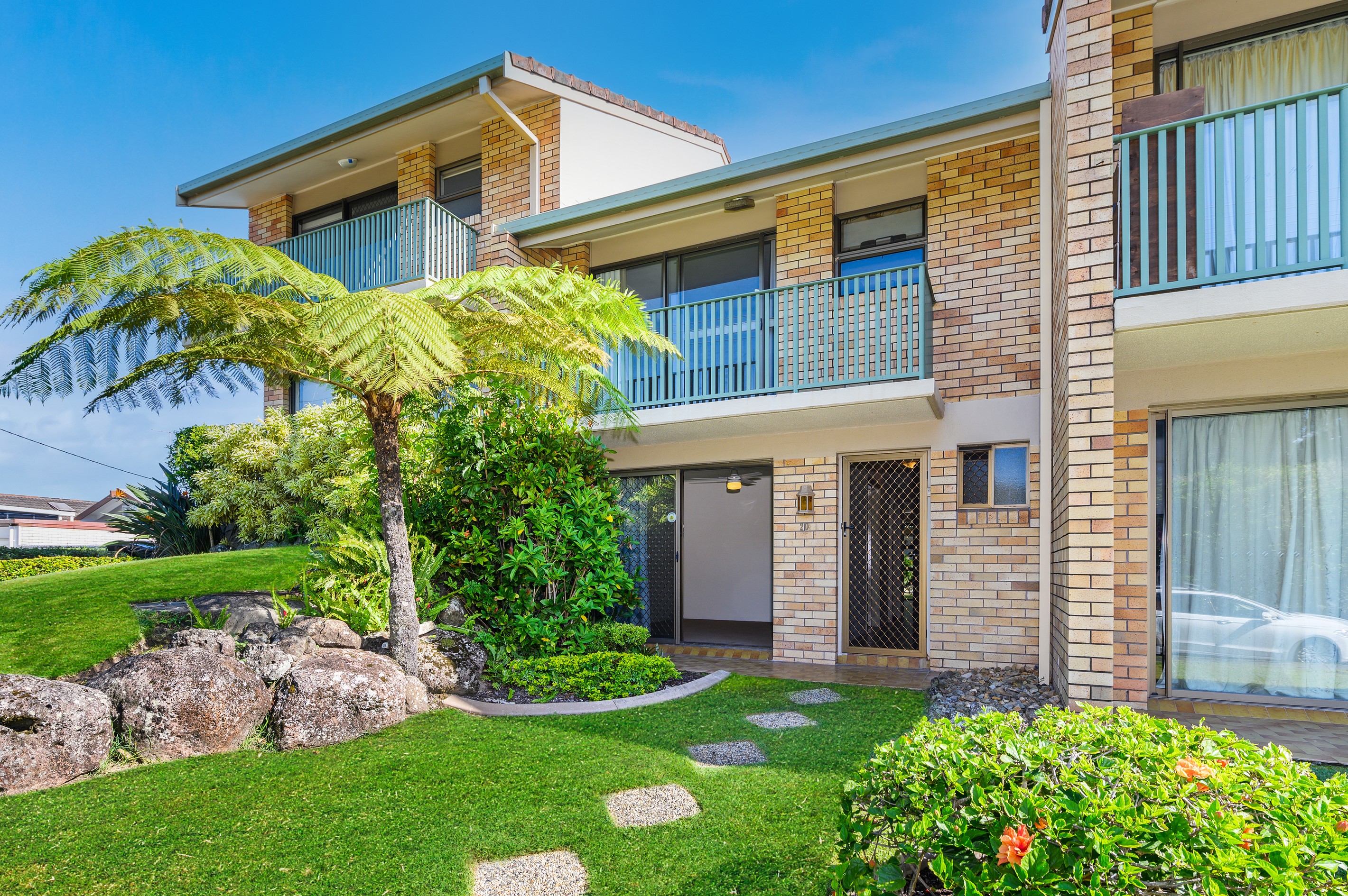 20/33-39 Hooker Blvd ‘Sunshine Villas’, Broadbeach Waters, QLD 4218