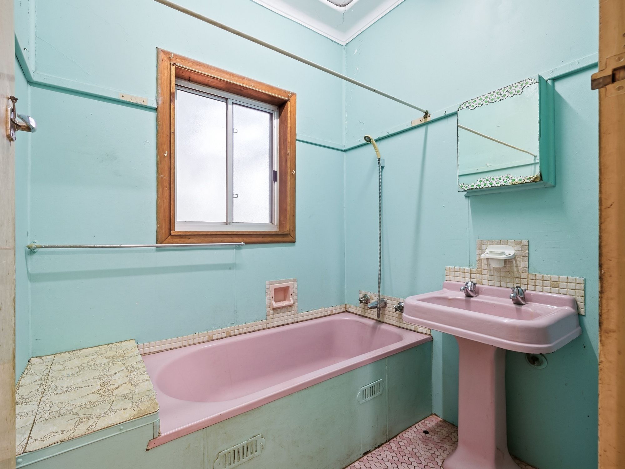 72 Macquarie Avenue — photo 9 of 10