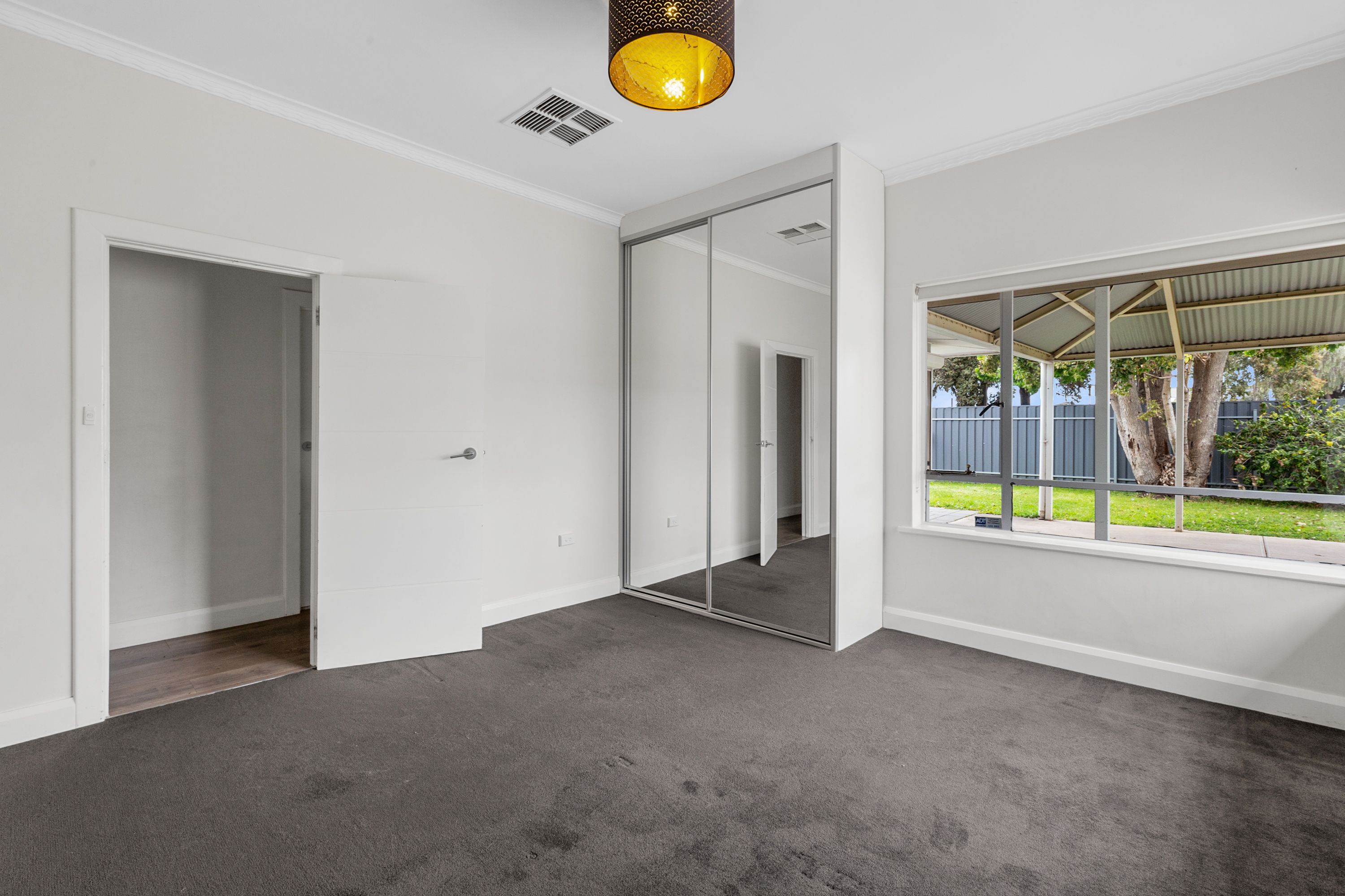 15 Glen Lossie Street — photo 10 of 10
