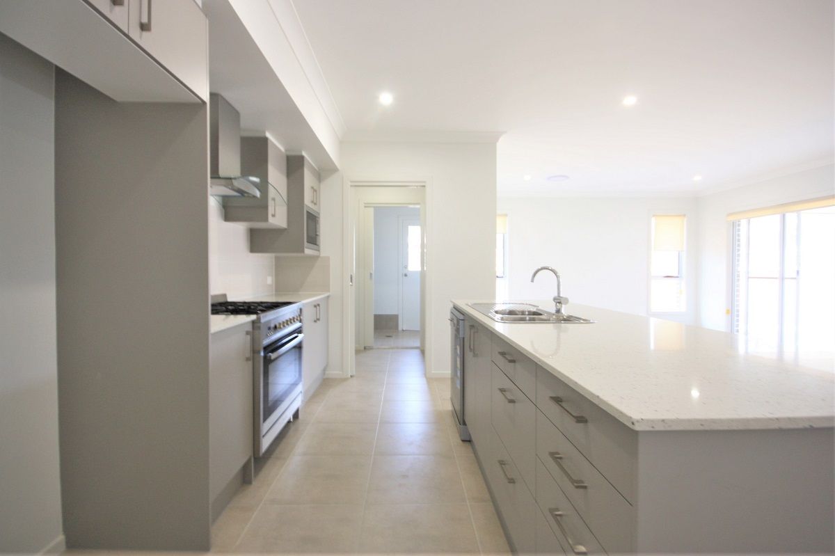 27 Battam Road, Gregory Hills, NSW 2557
