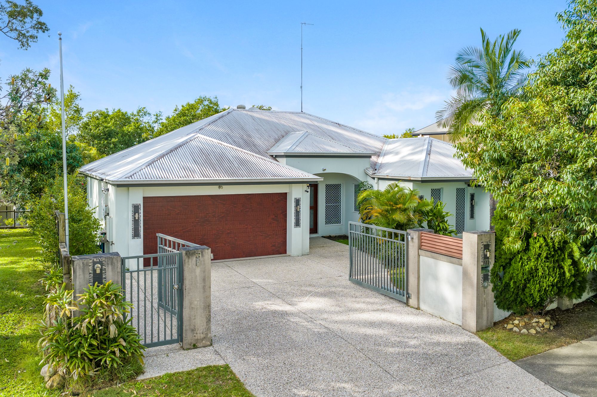 77 Observatory Drive, Reedy Creek, QLD 4227