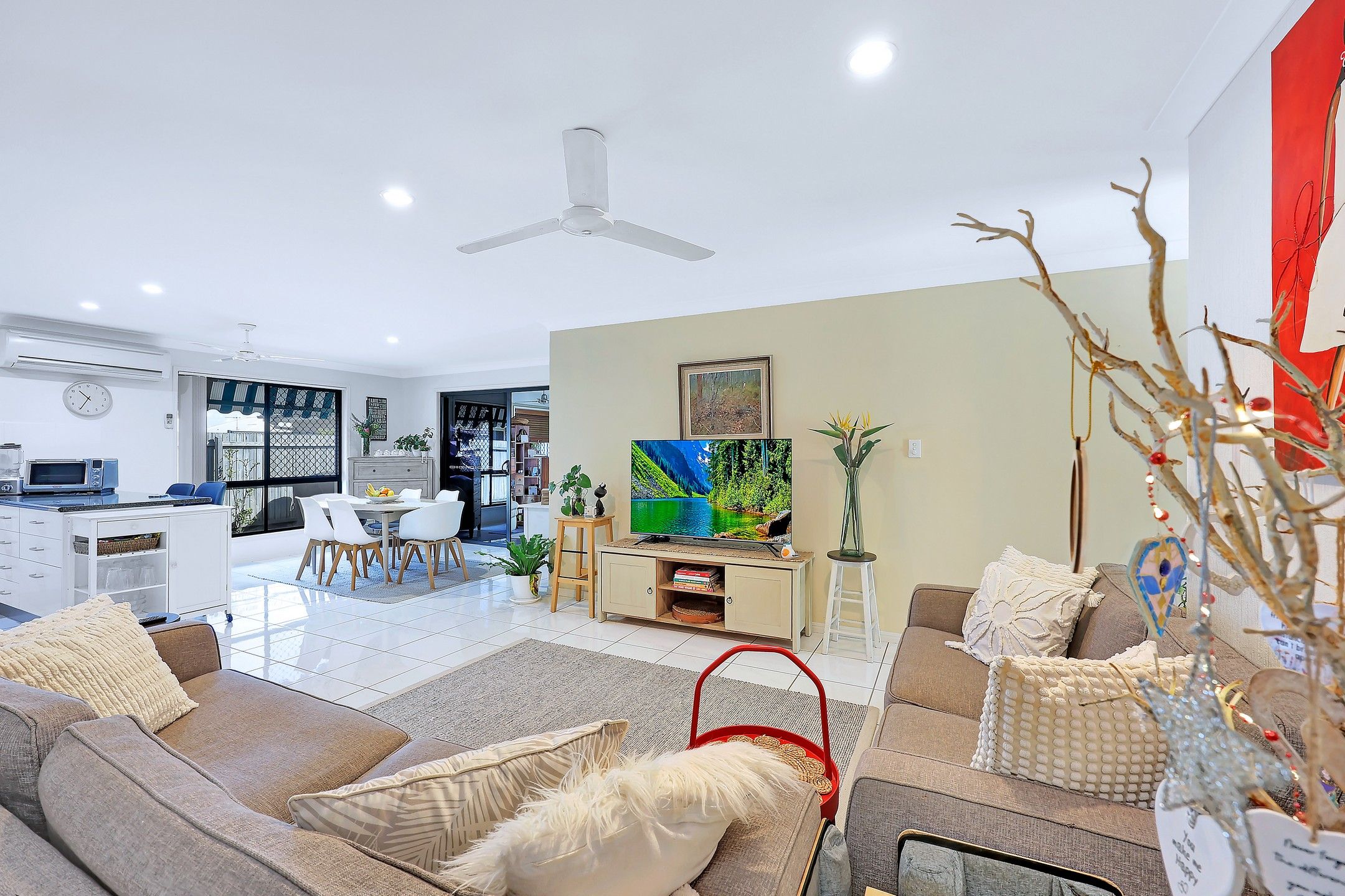 1/4A Hillvue Crescent — photo 7 of 28