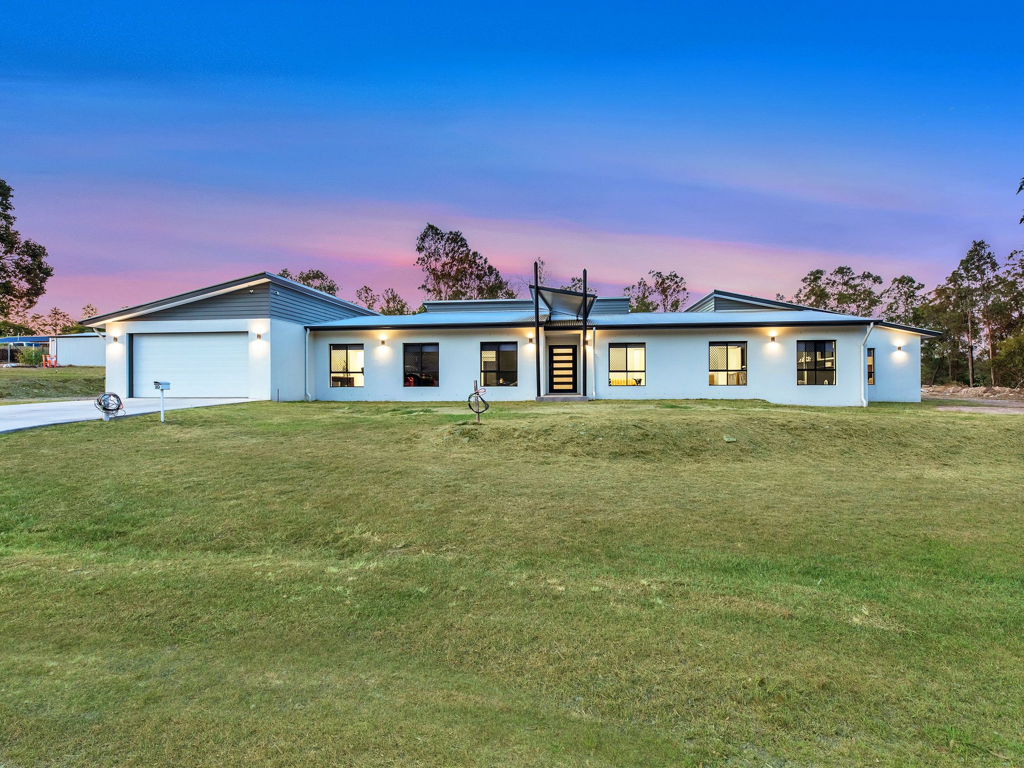 10 Endeavour Street, Barellan Point, QLD 4306