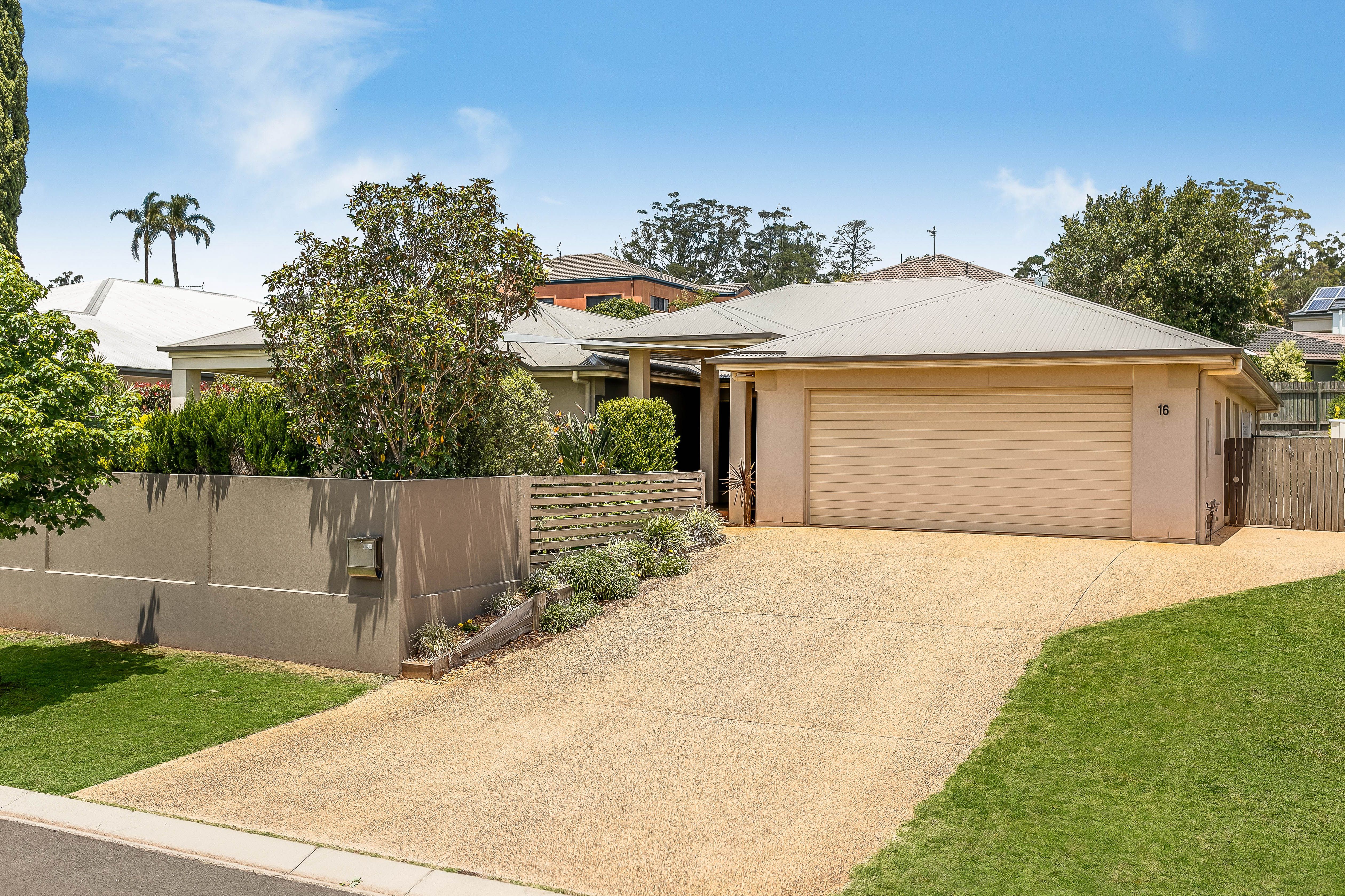 16 Howard Street, Middle Ridge QLD 4350