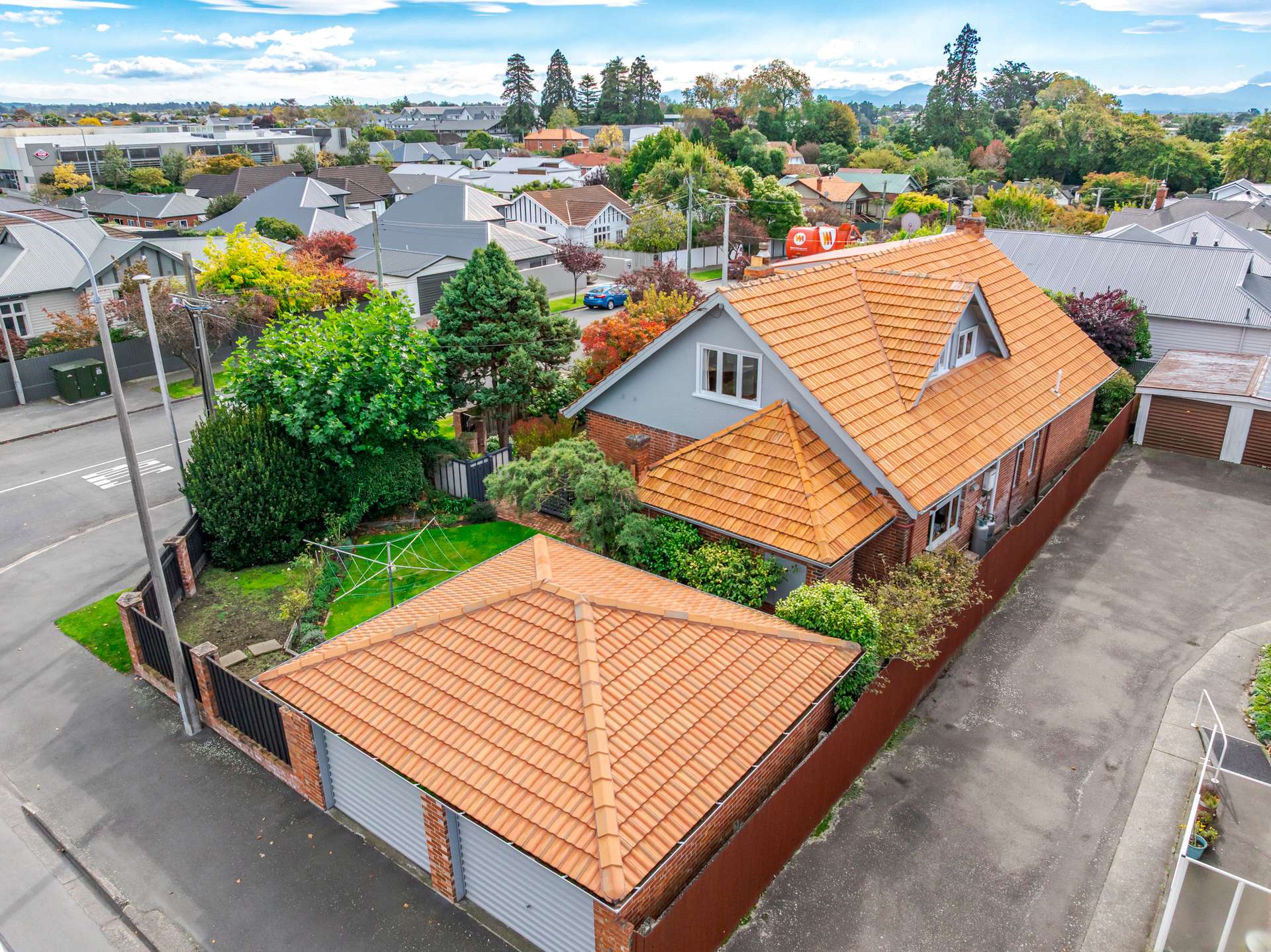 1 St Johns Avenue photo 35