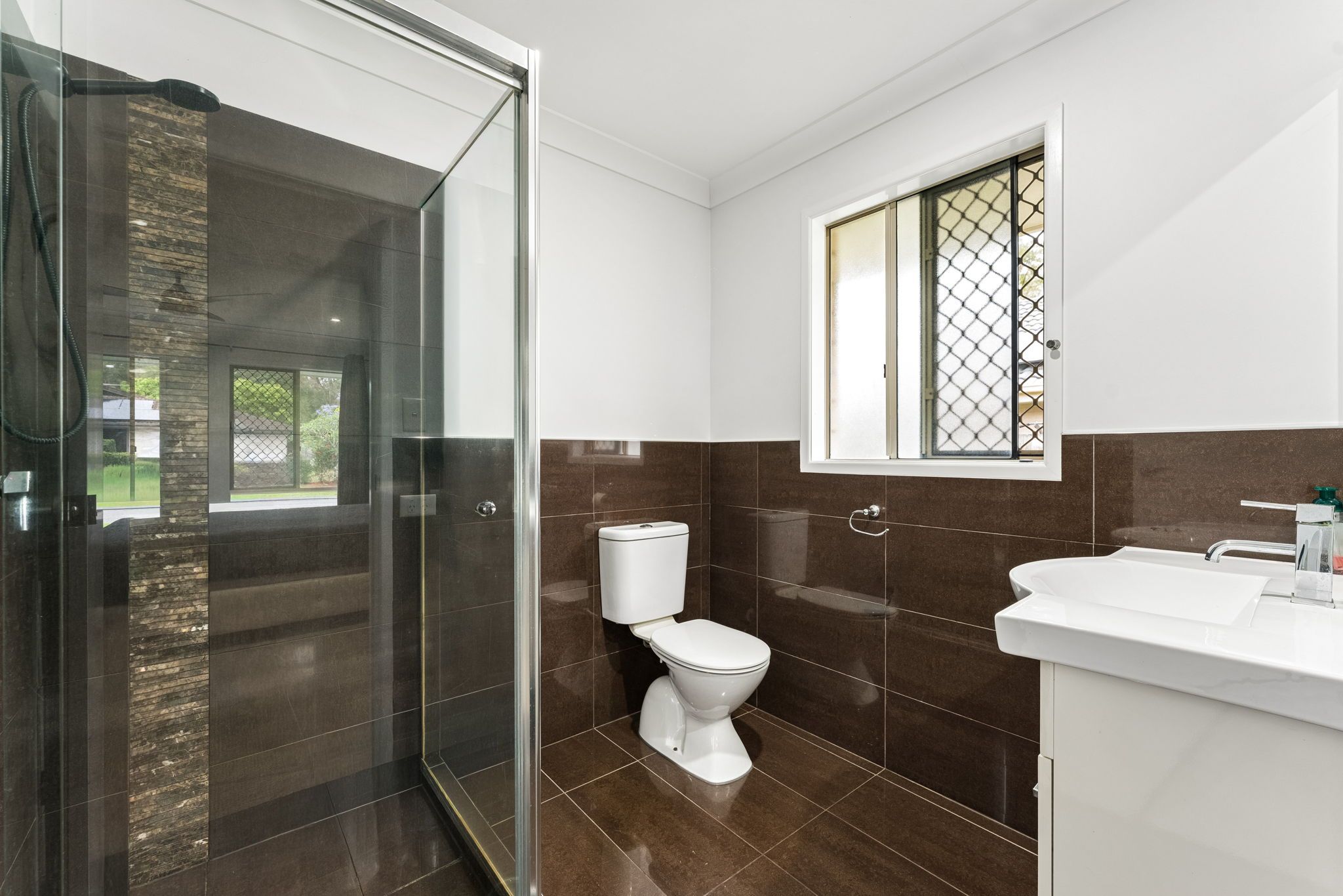 14 Voss Boulevard — photo 13 of 22