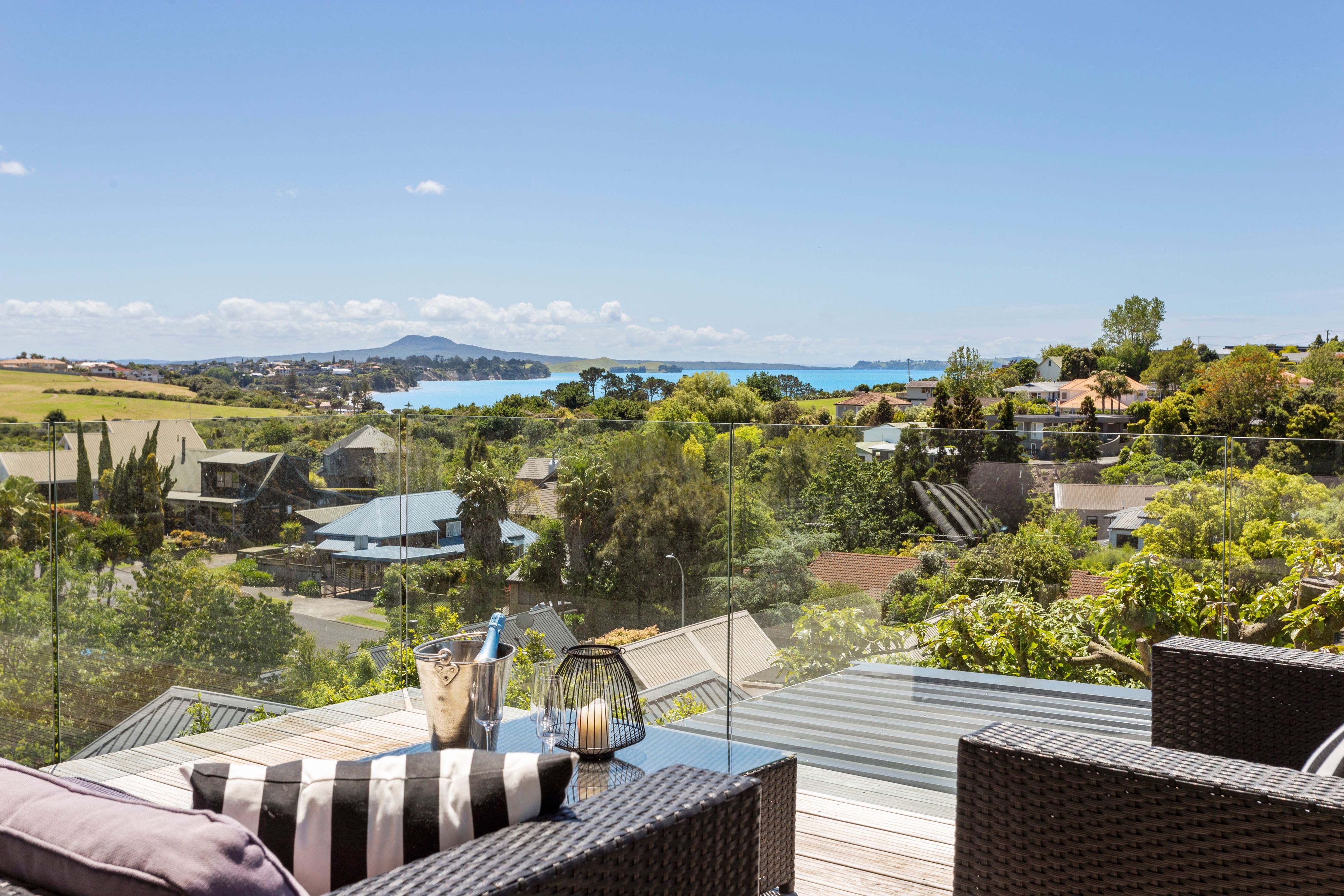 2/3 Nickleby Place, Mellons Bay, Manukau City