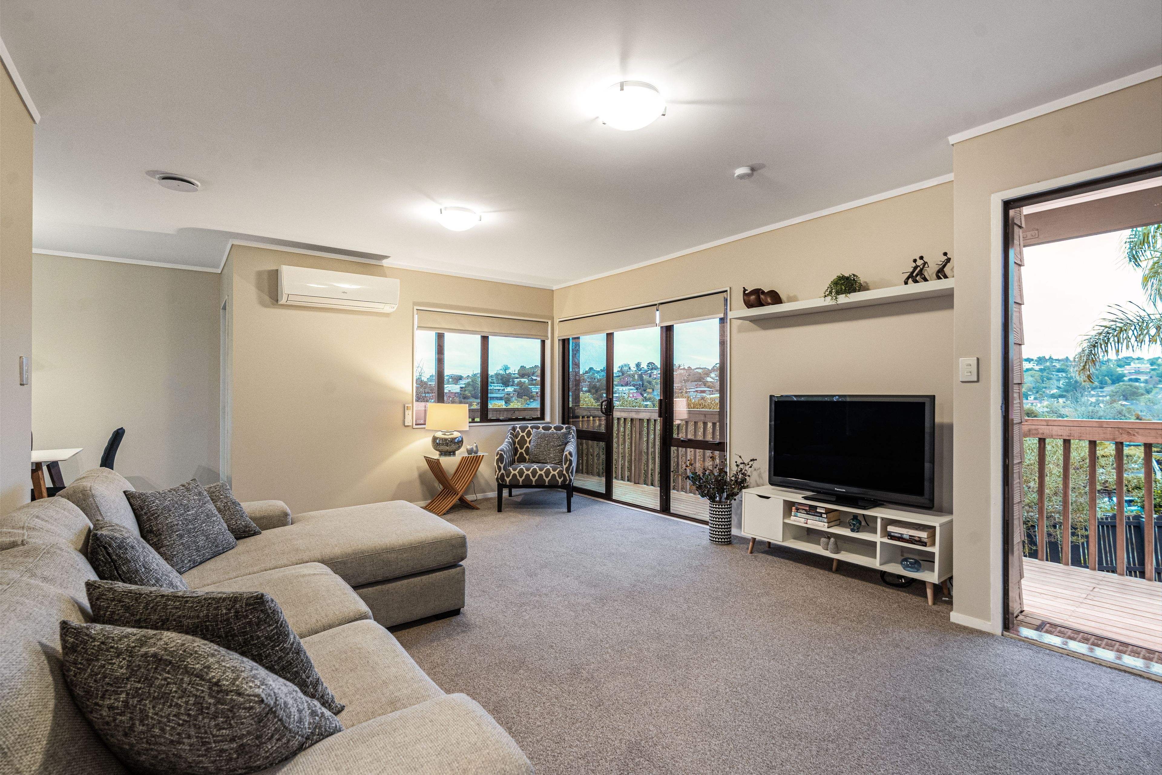 2/80A Athena Drive, Totara Vale, North Shore City