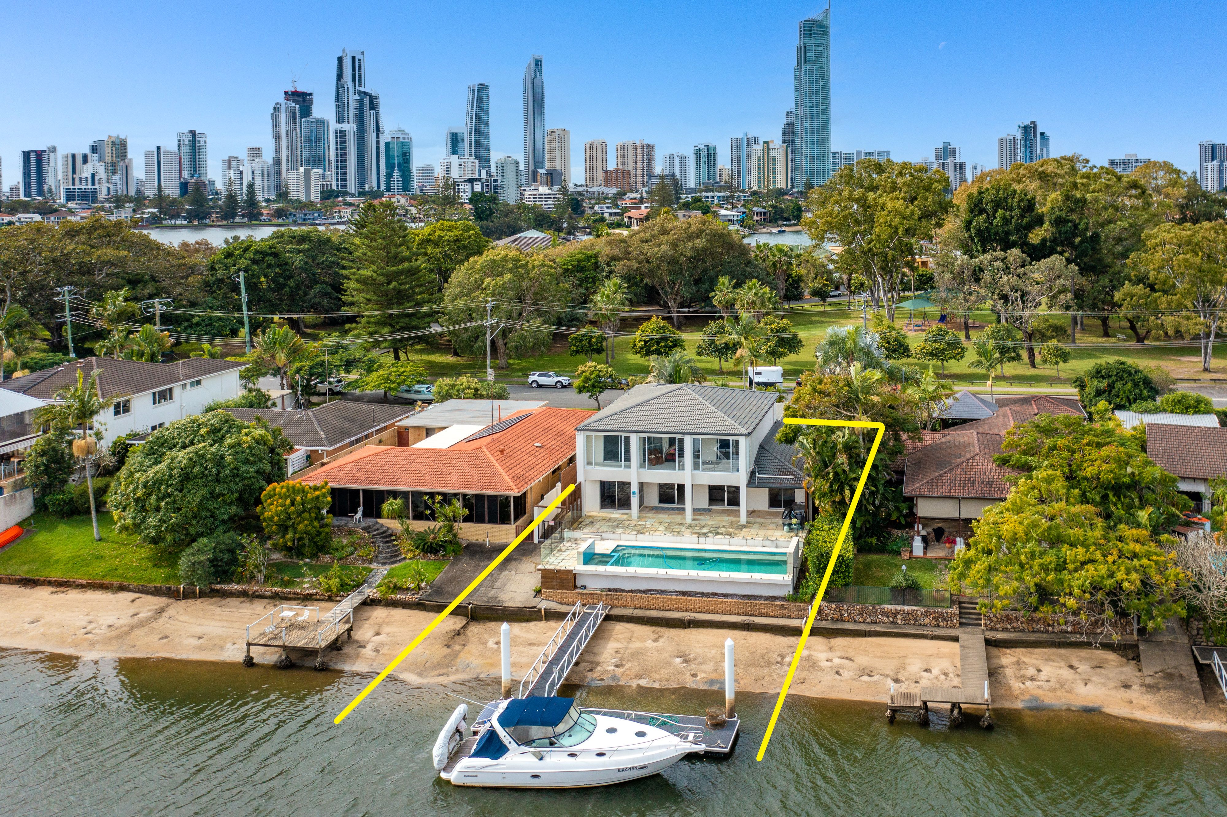 18 Gibraltar Drive, Isle Of Capri QLD 4217