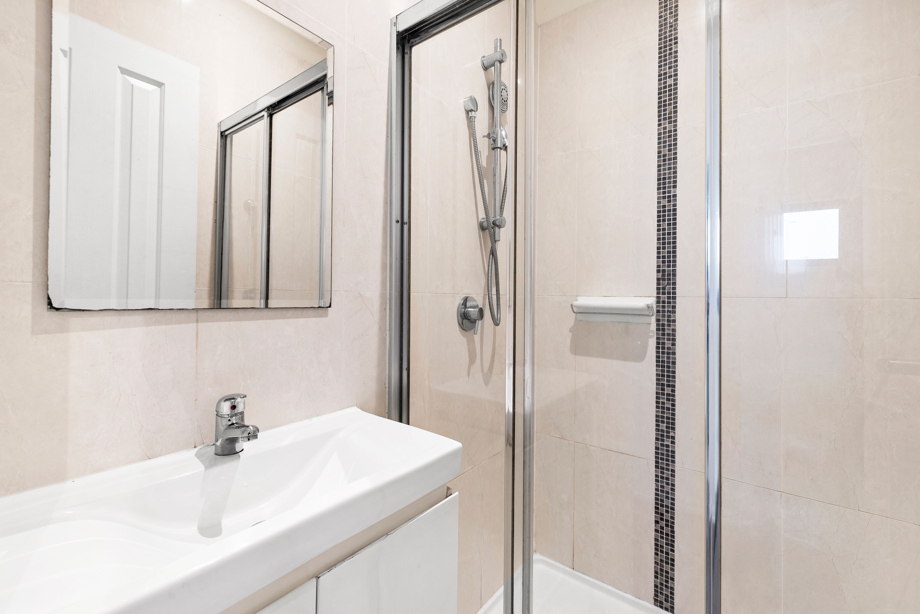 2/970 Heatherton Road — photo 5 of 13