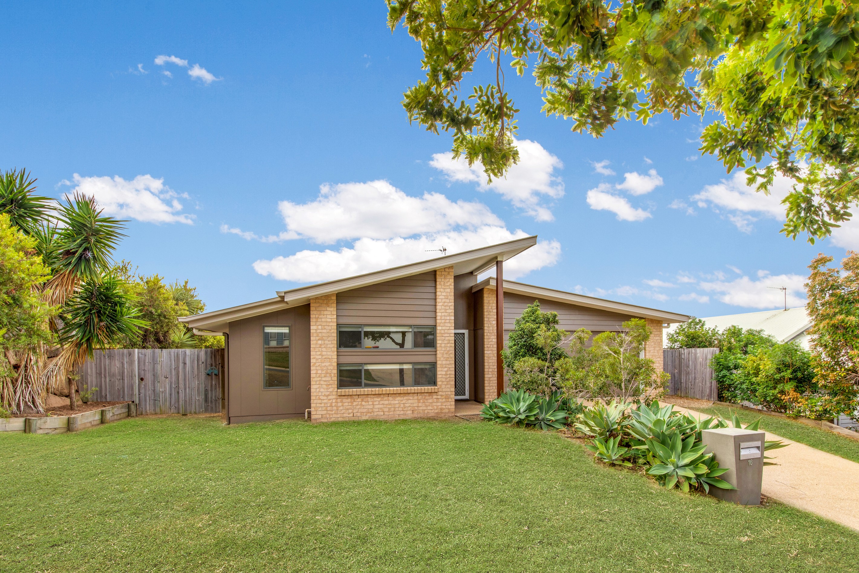 16 Wentworth Place, Glen Eden, QLD 4680