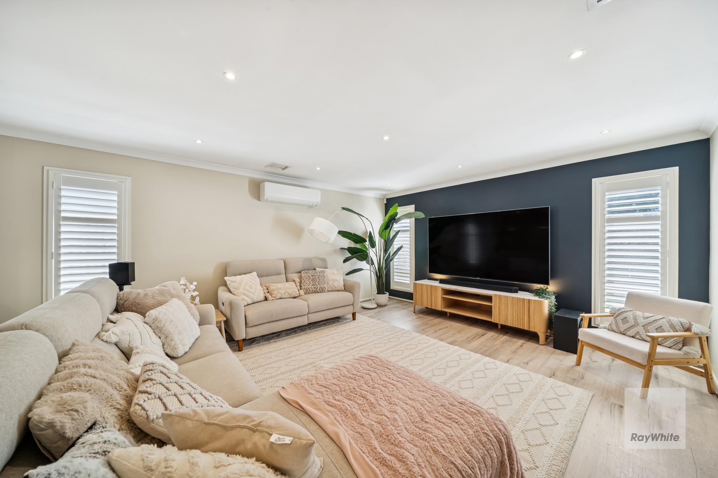 5 Dowie Place, Caroline Springs, VIC 3023