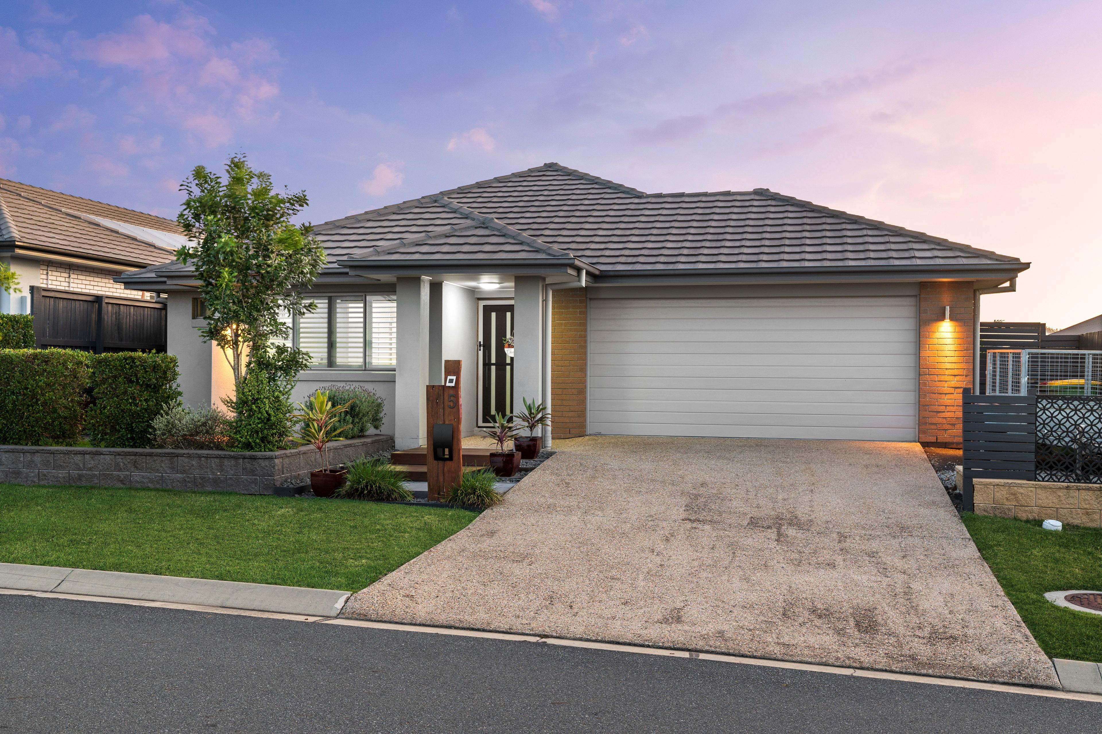 5 Serenity Street, South Ripley, QLD 4306