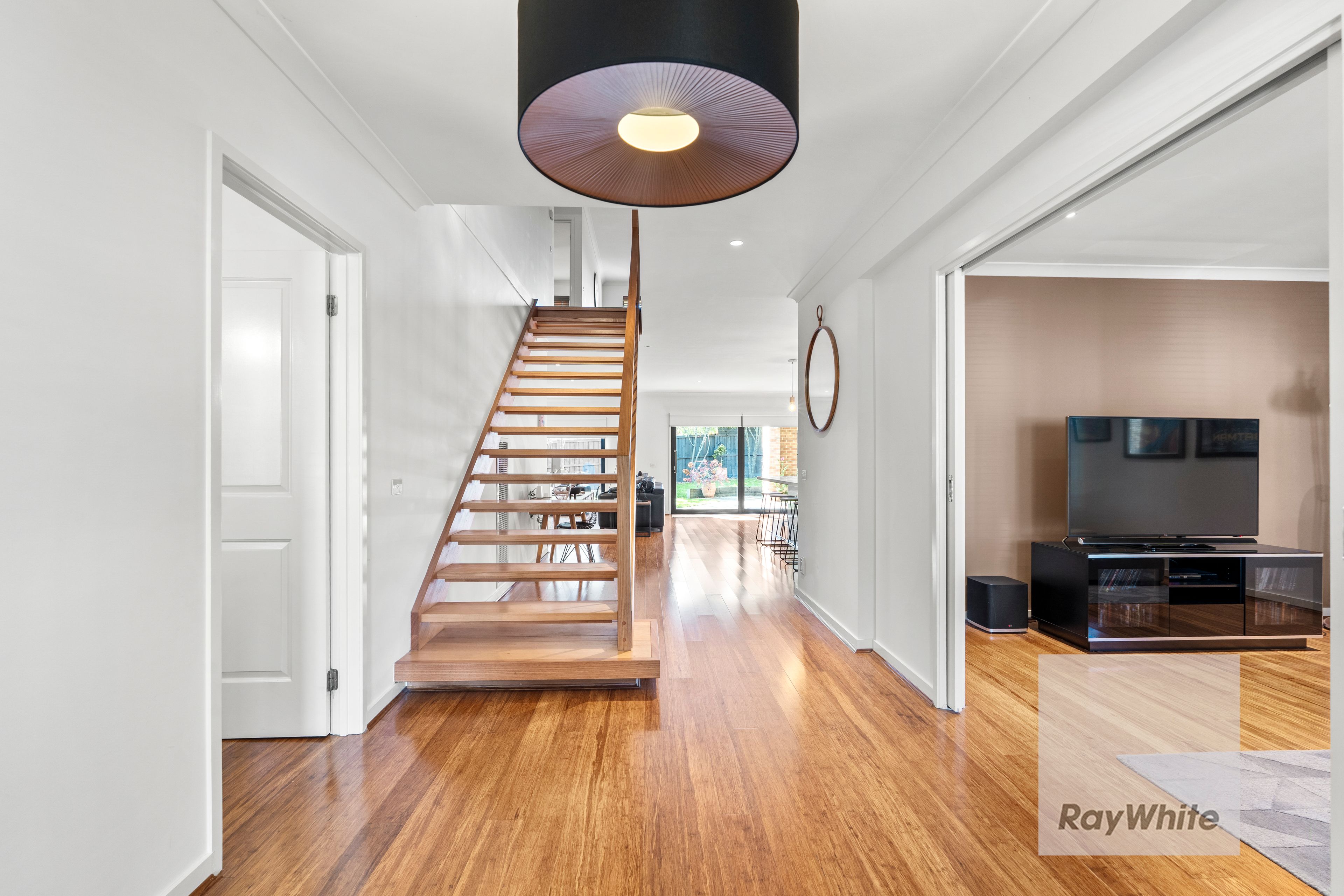 16 Waterview Drive — photo 4 of 20