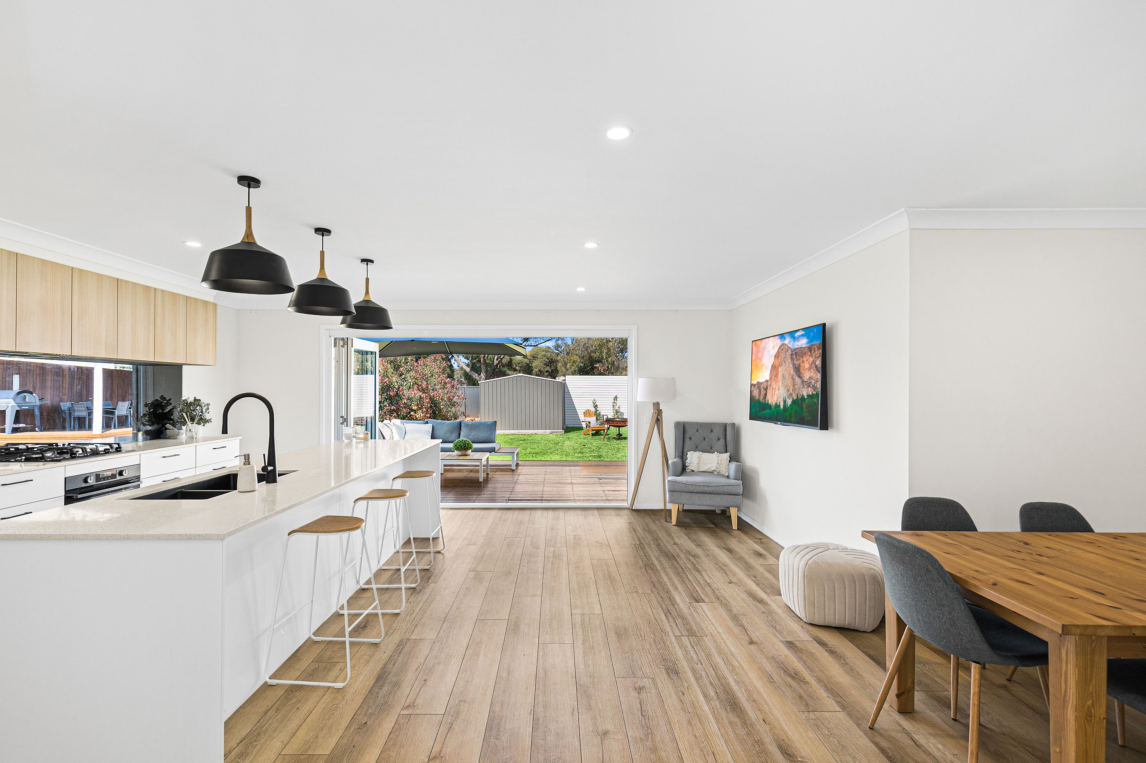 37 Centenary Road, Albion Park NSW 2527