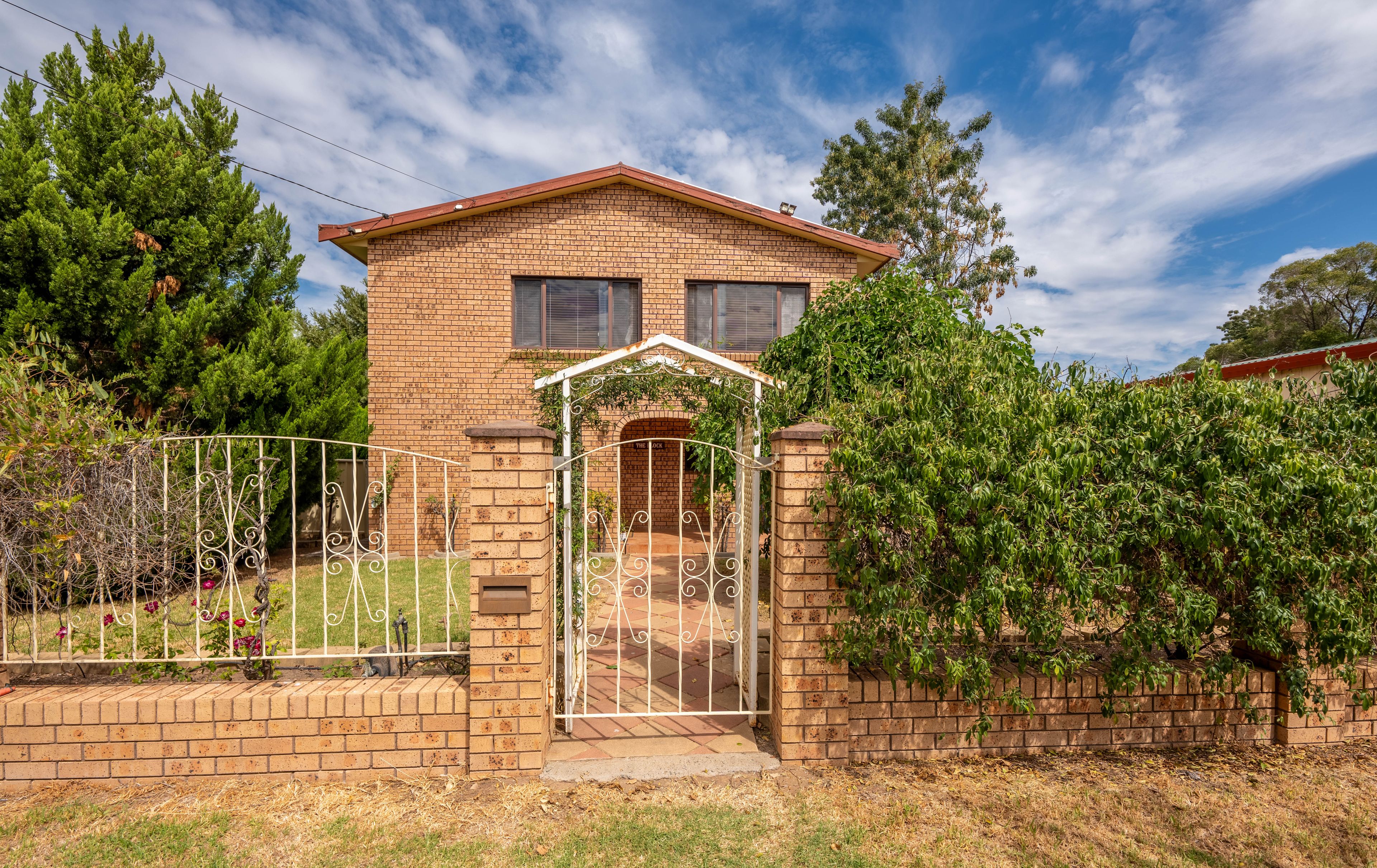 8 Rae Street, Forbes NSW 2871