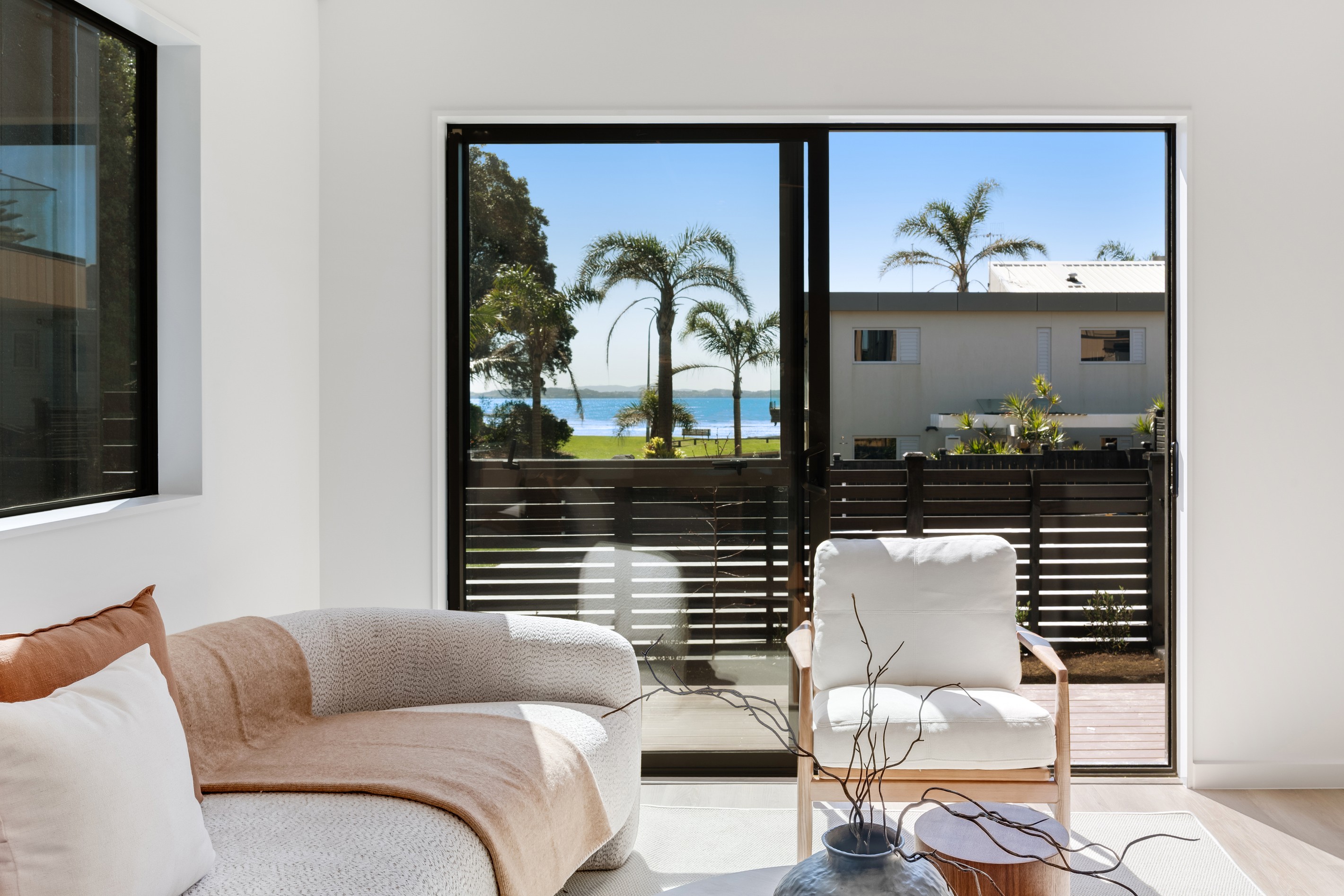 1-5/1 The Esplanade, Eastern Beach, Manukau City