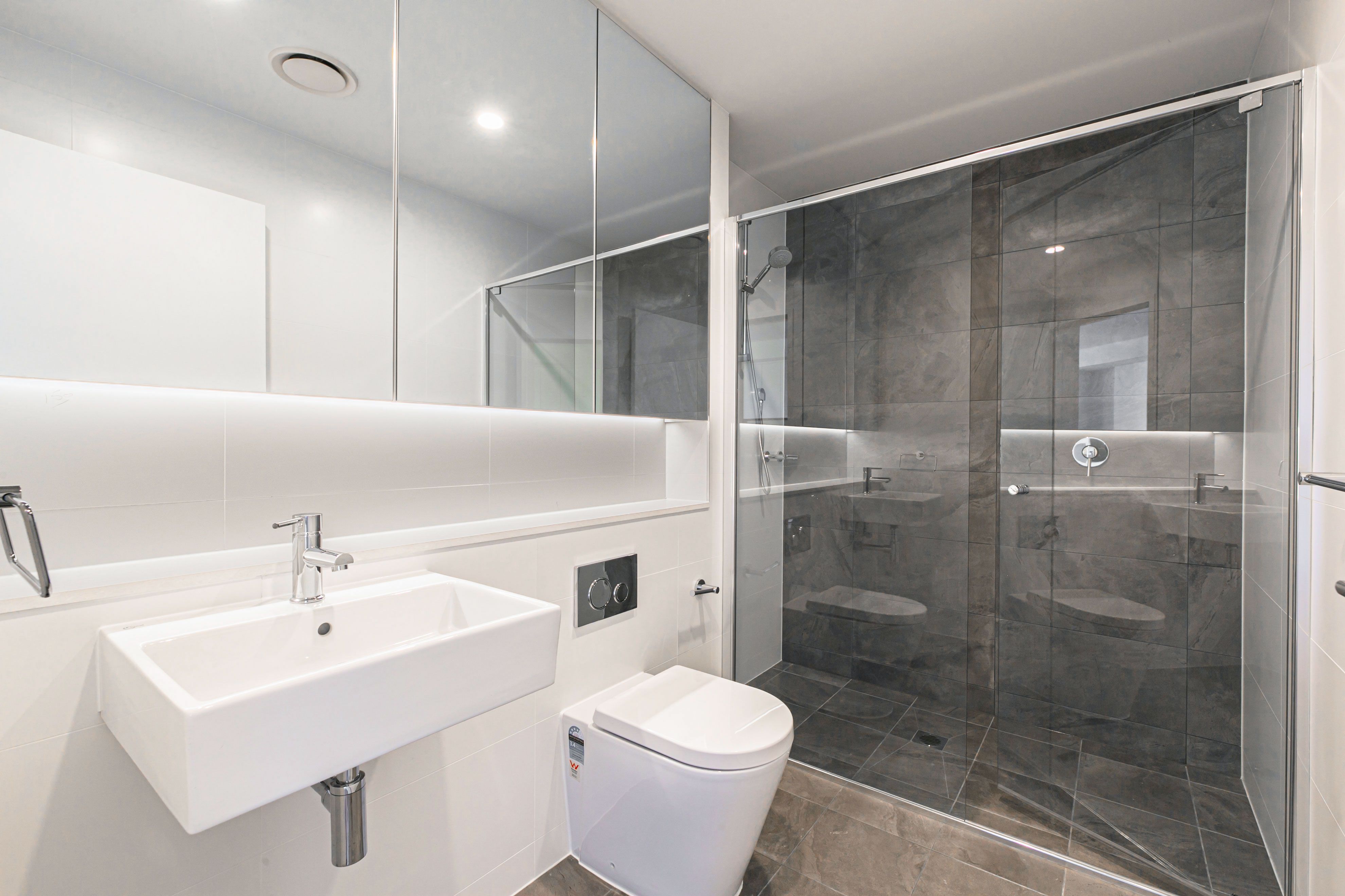 102/169 Botany Road — photo 6 of 9