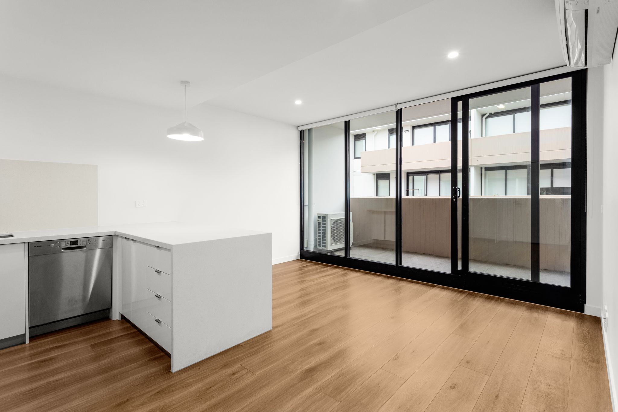 504/70 Batesford Road, Chadstone, VIC 3148