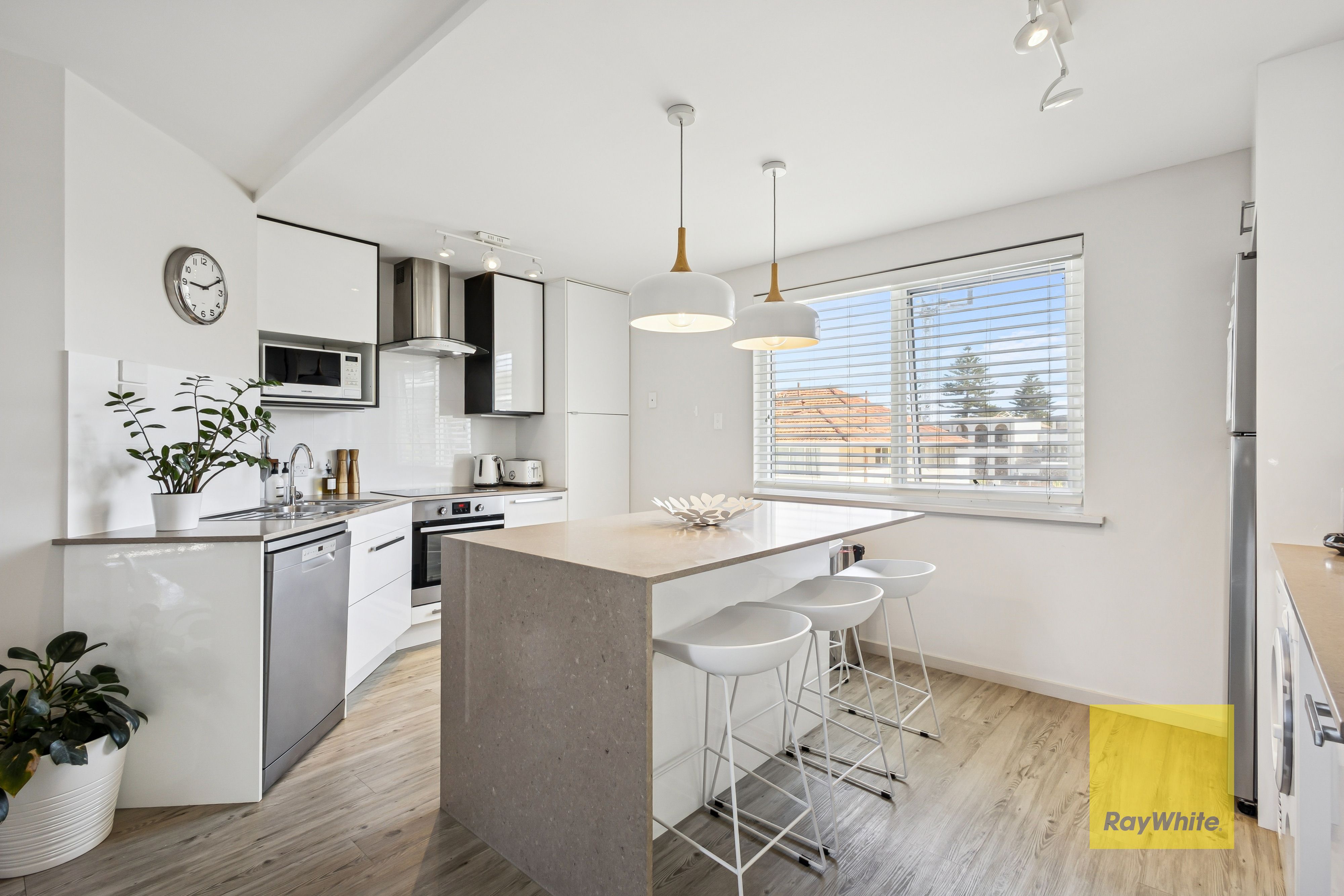 6/4 Warnham Road, Cottesloe, WA 6011