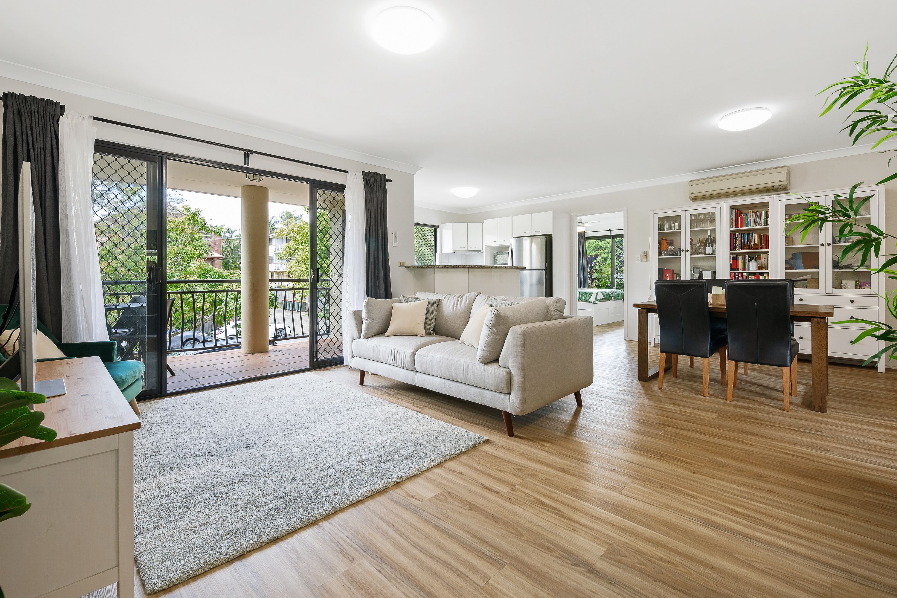 2/11 Holland Street, Toowong, QLD 4066