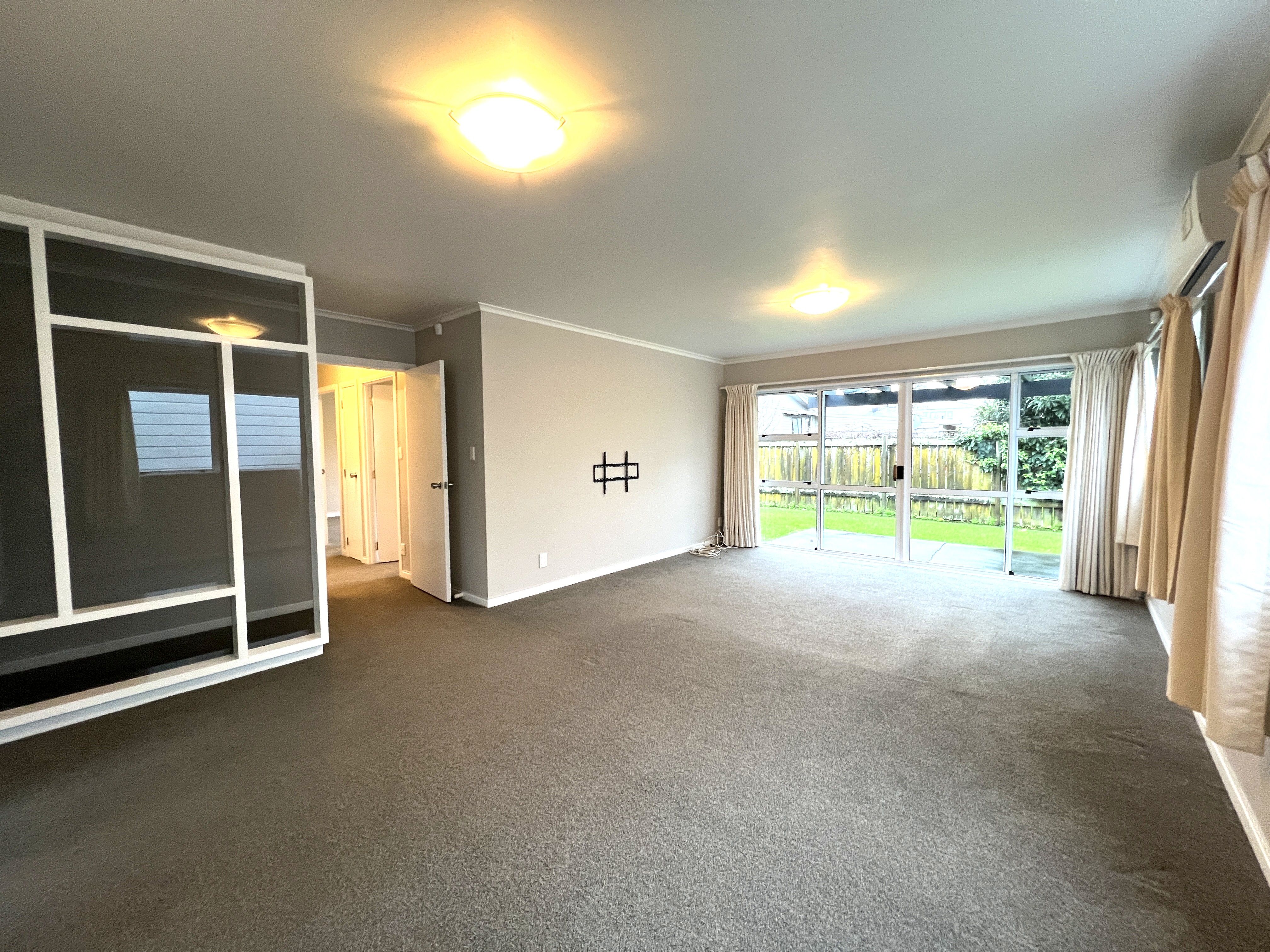 3 bedroom end townhouse 1