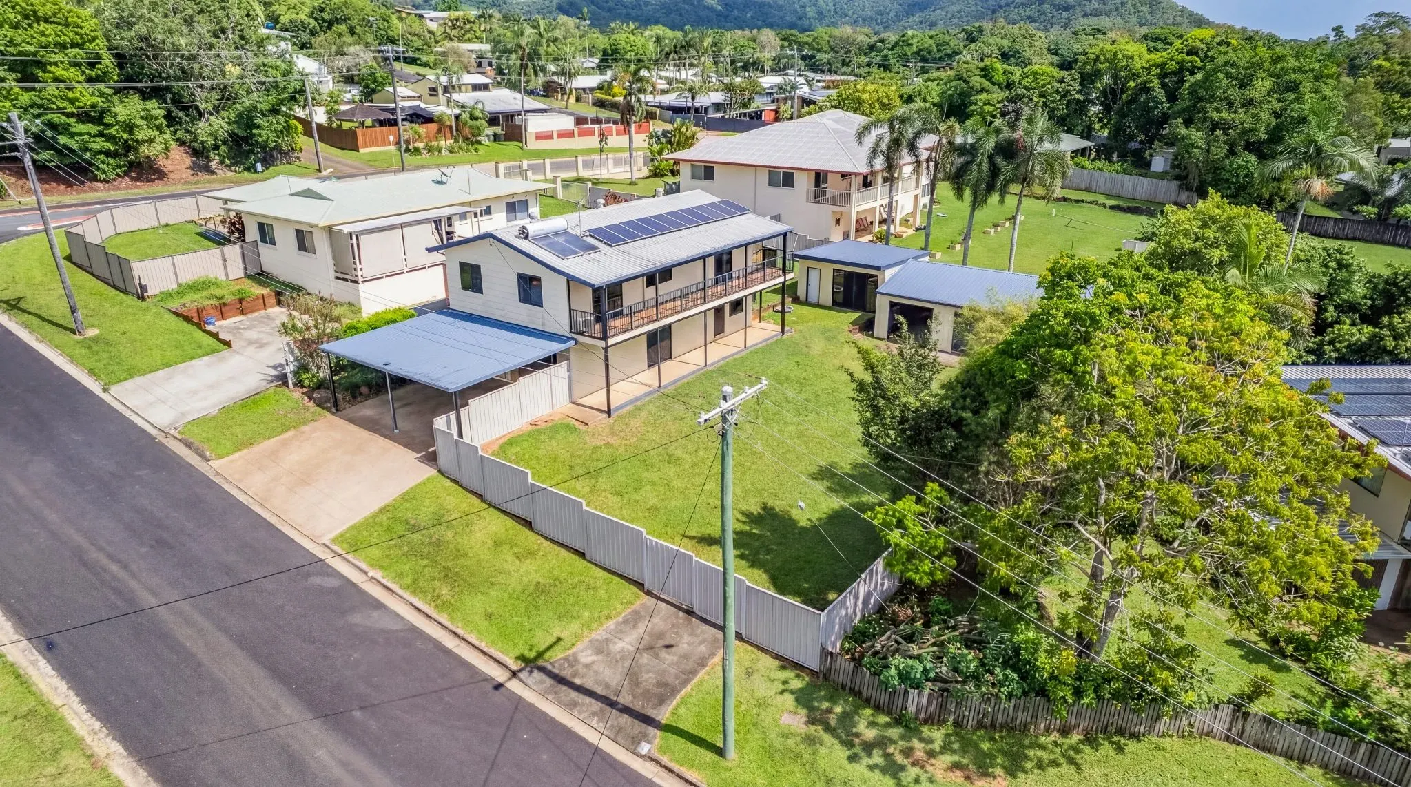 6 Helen Close — photo from Ray White Cairns Beaches
