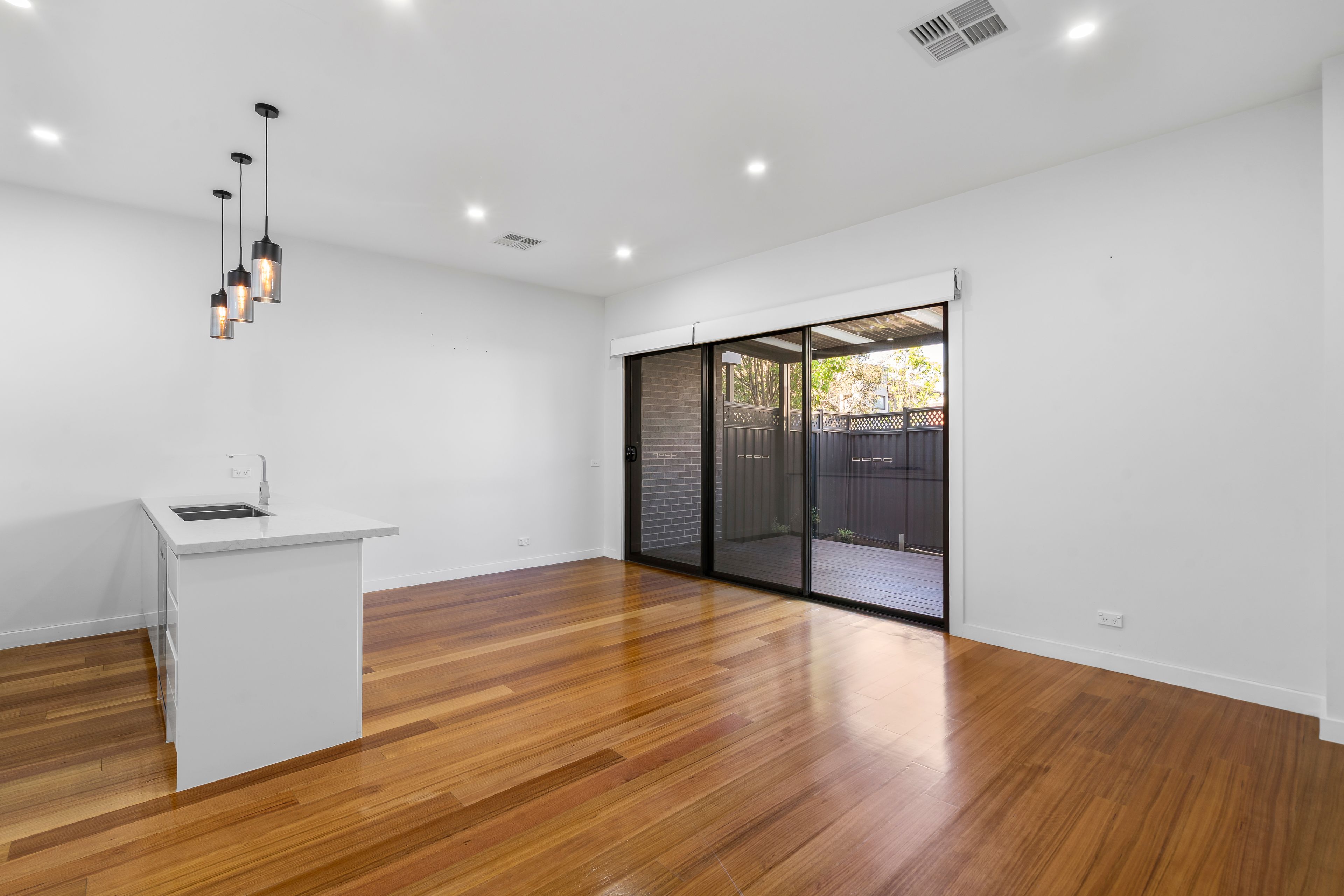 9 Grevillia Road — photo 4 of 11