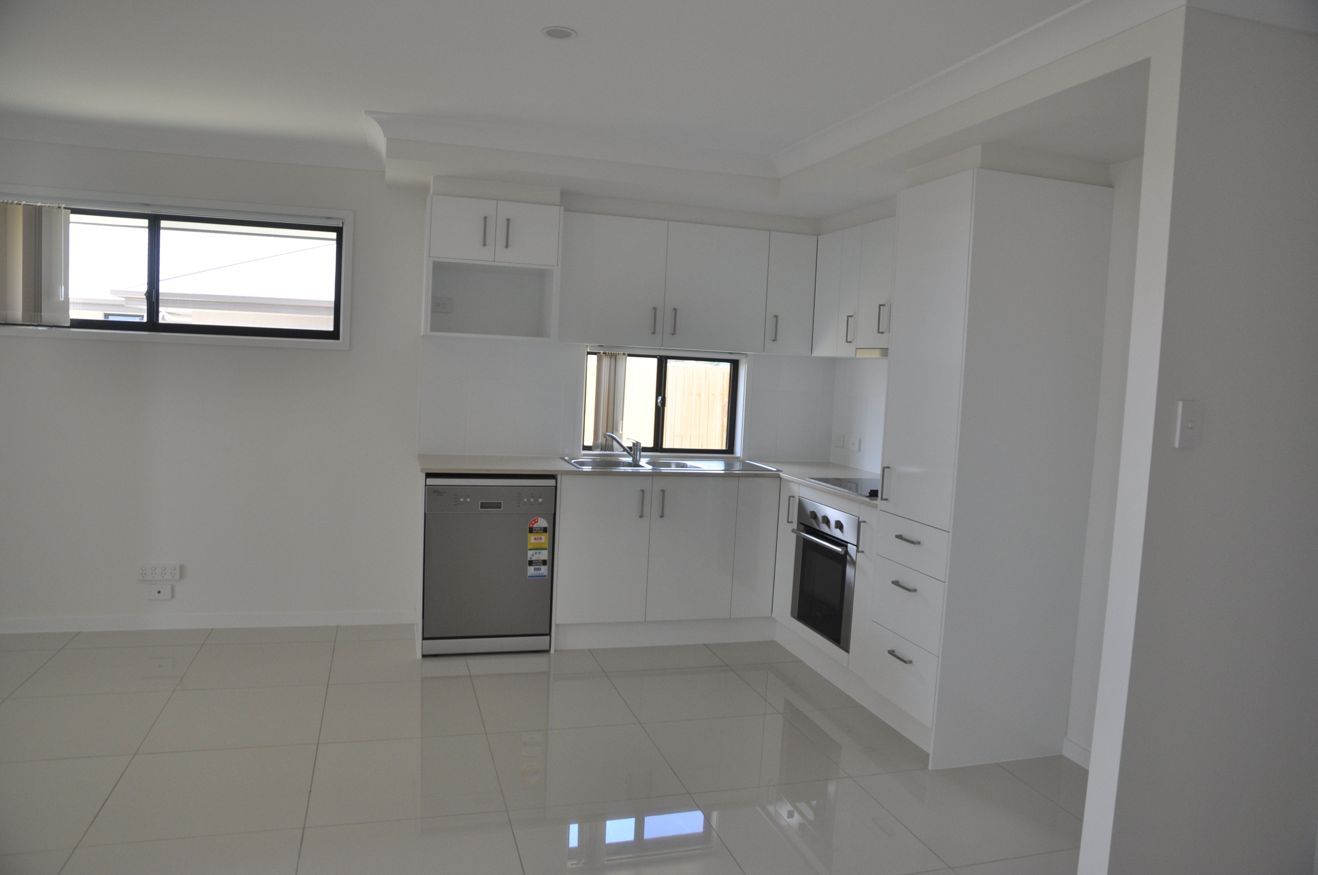 2/31 Weebah Place, CAMBOOYA, QLD 4358