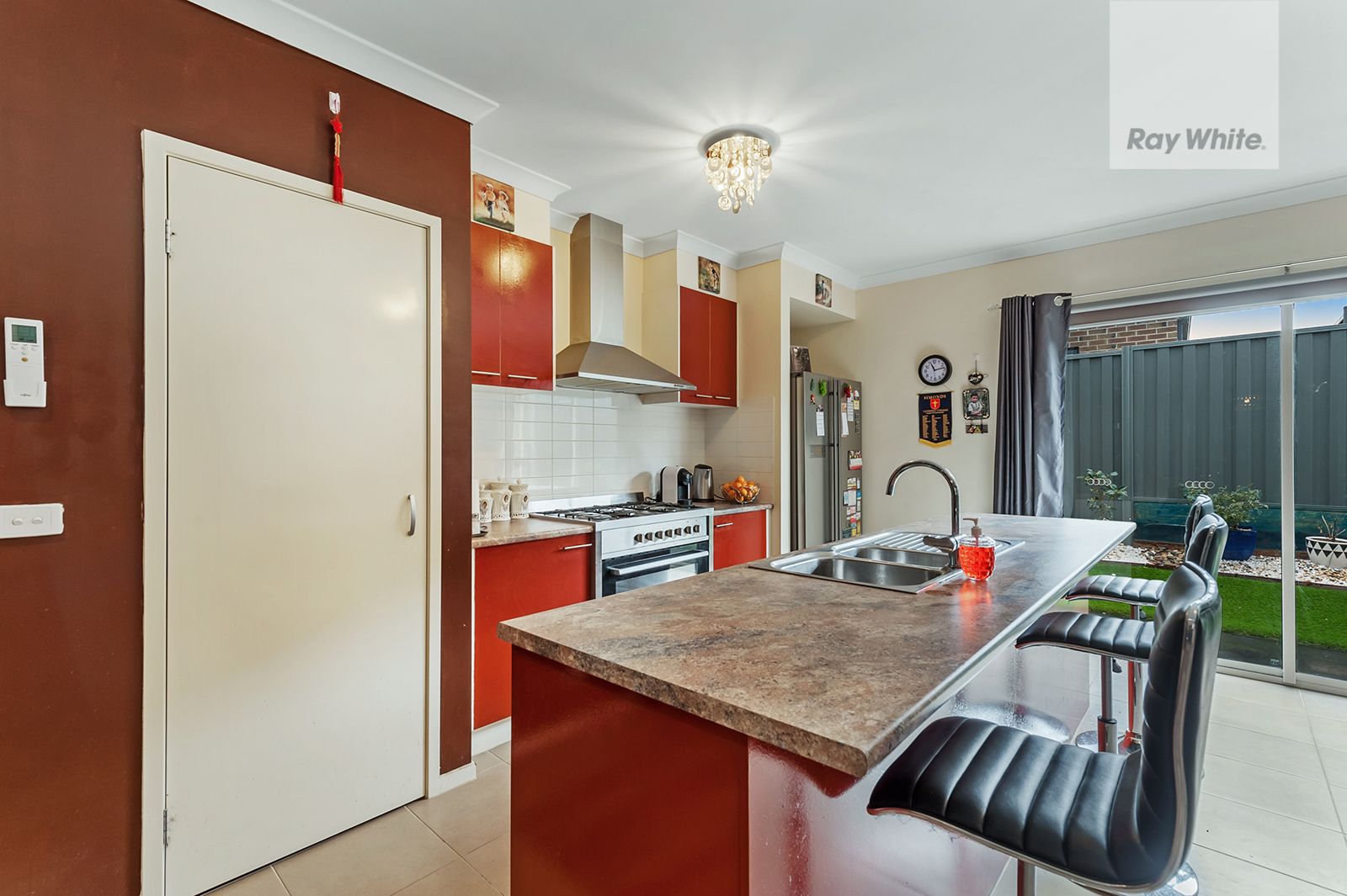 10 Frontier Avenue, Greenvale, VIC 3059