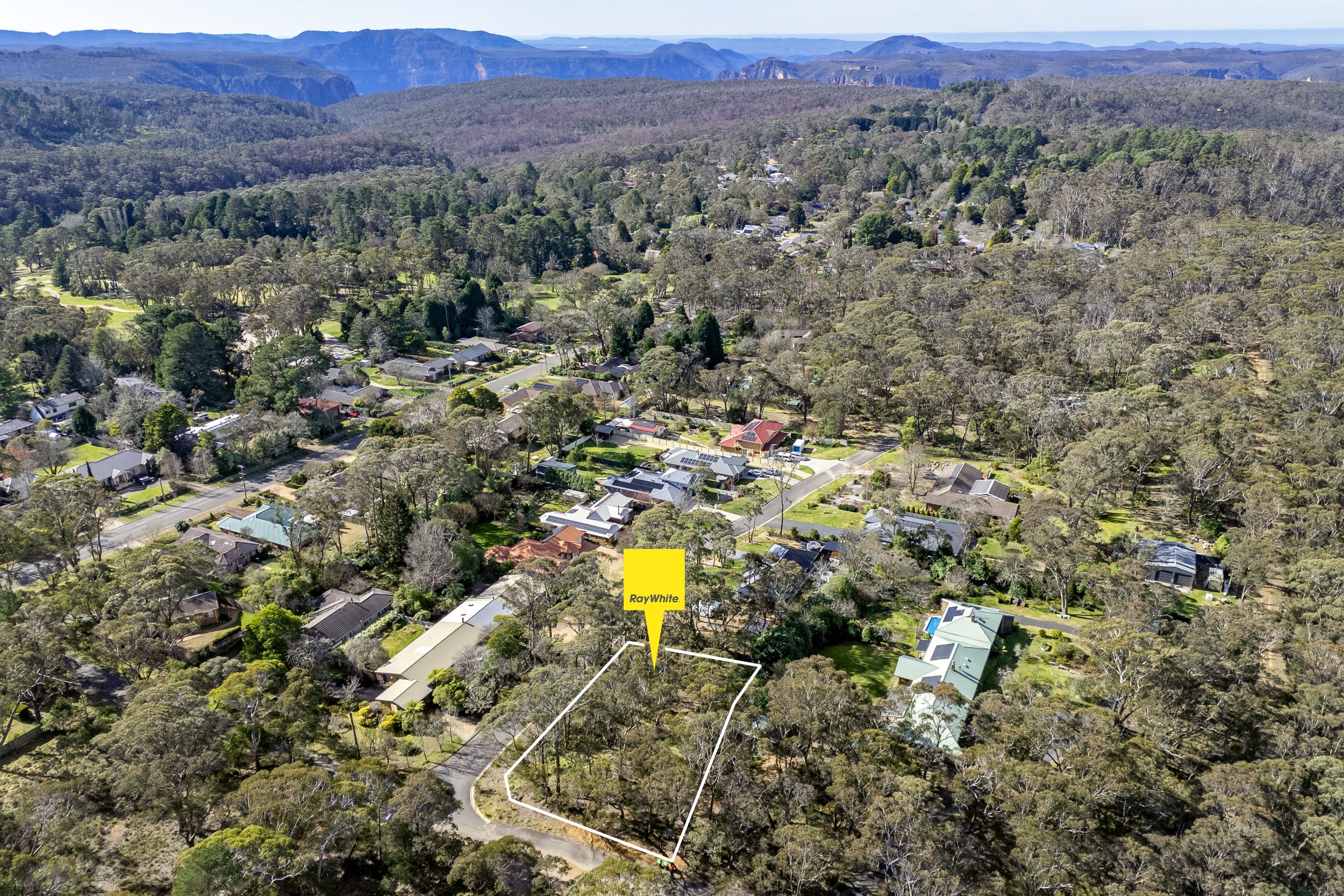 52 Forest Park Road West — photo from Ray White Upper Blue Mountains