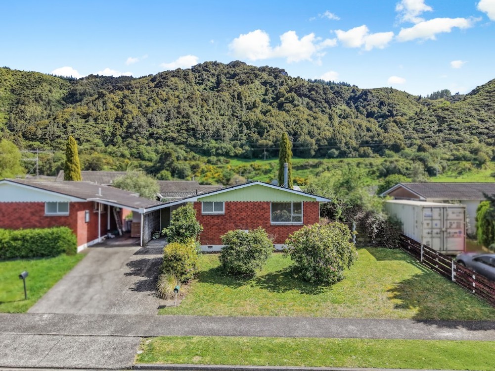 1A Fremont Grove, Totara Park, Upper Hutt City