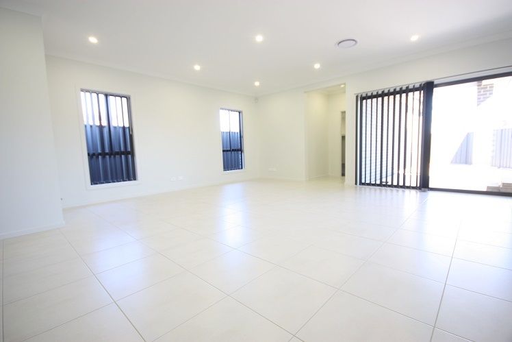 128 Willowdale Drive, Denham Court, NSW 2565